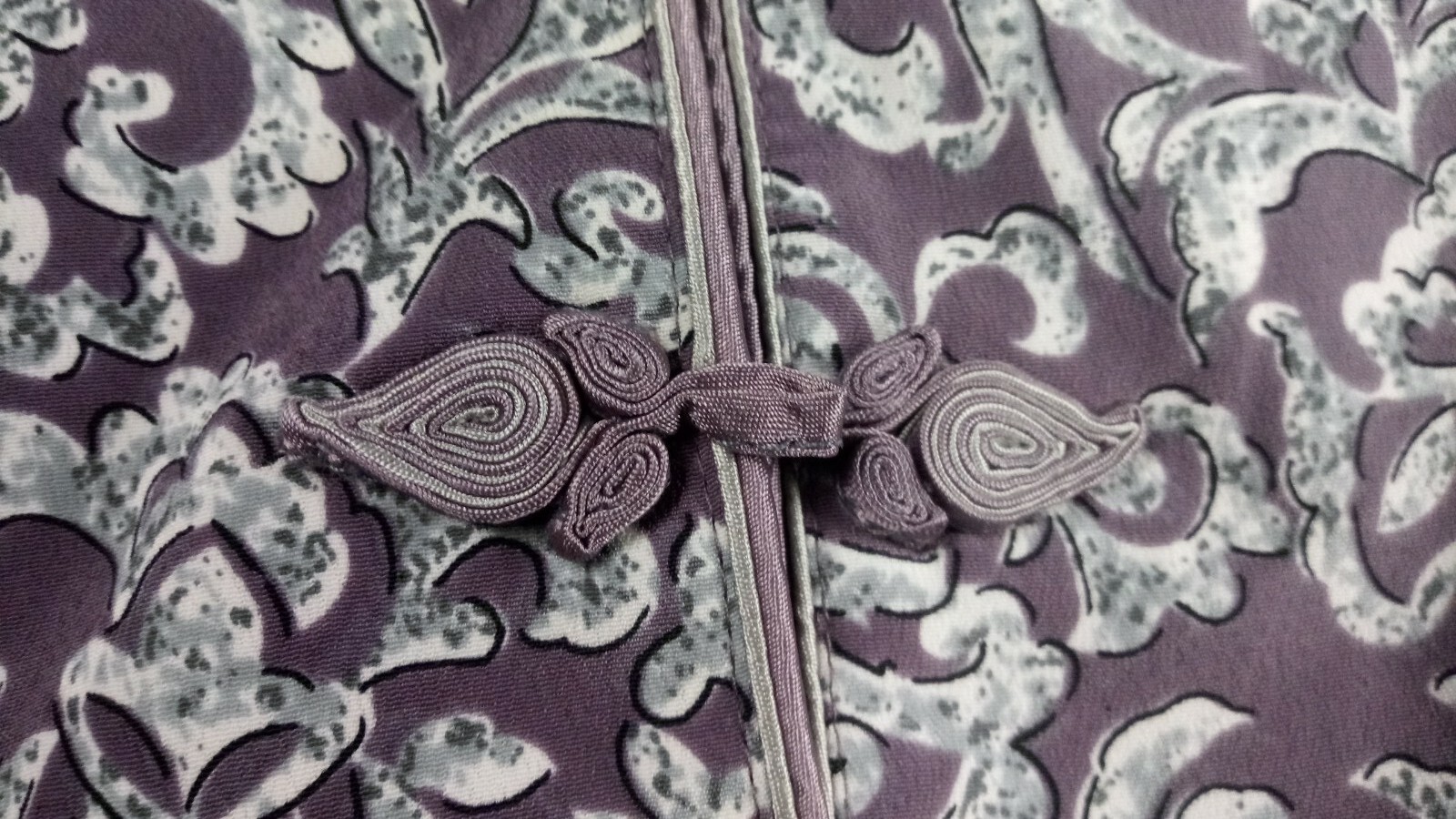 May King High Fashion Jacket Oriental Brocade Satin Gray Frog Buttons Size 13