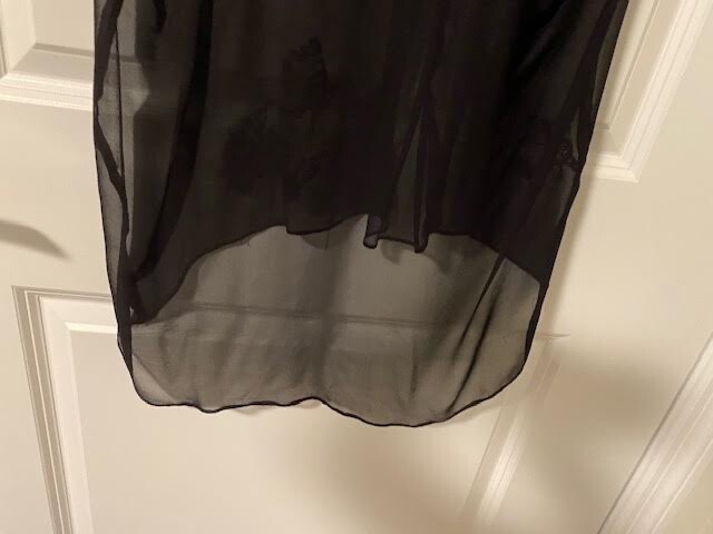 VINTAGE Reformation Black V-neck sleeveless lagenlook blouse top silk/lace