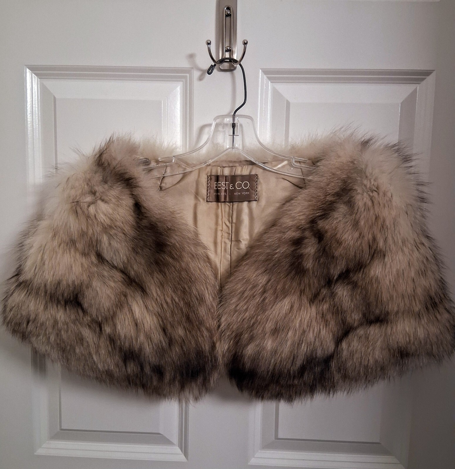 BEAUTIFUL VINTAGE SILVER FOX FUR STOLE WRAP NO CLIPS 37” LONG 5” WIDE