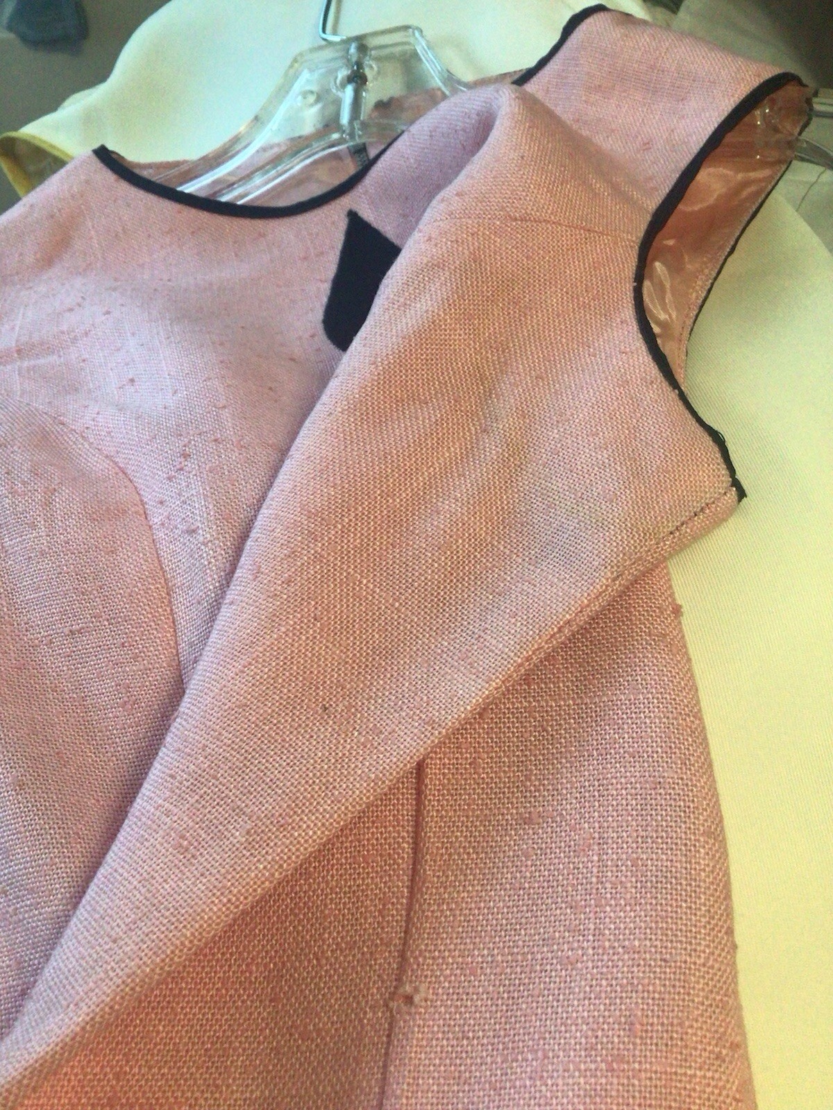 UNIQUE Vintage 1960’s MCM Mod Pink & Black Shift Dress by Carlette Size 5