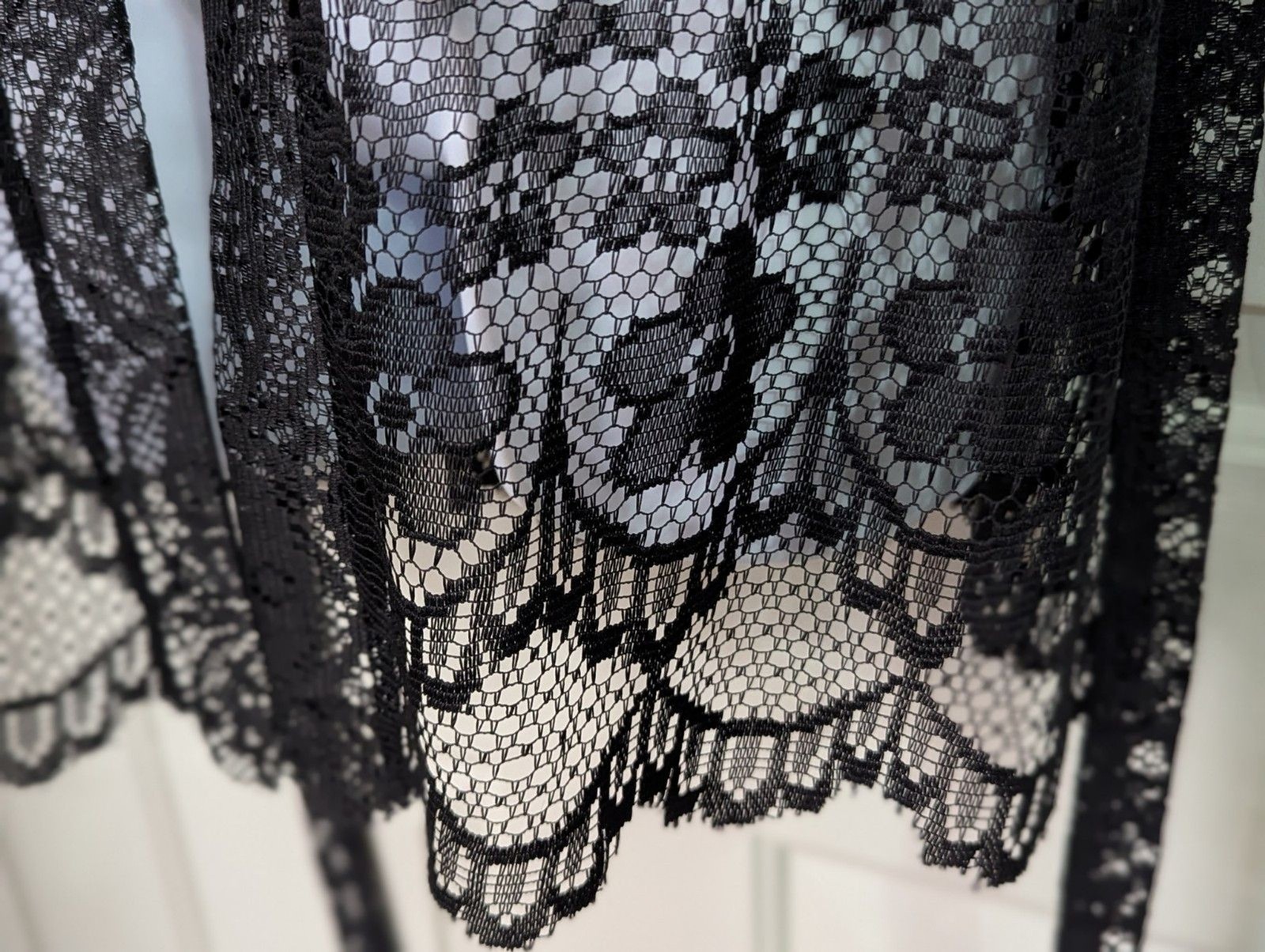 VTG Lace Duster Robe Cover Up Womens Large Black Tie Belt Lightweight Sexy Sheer