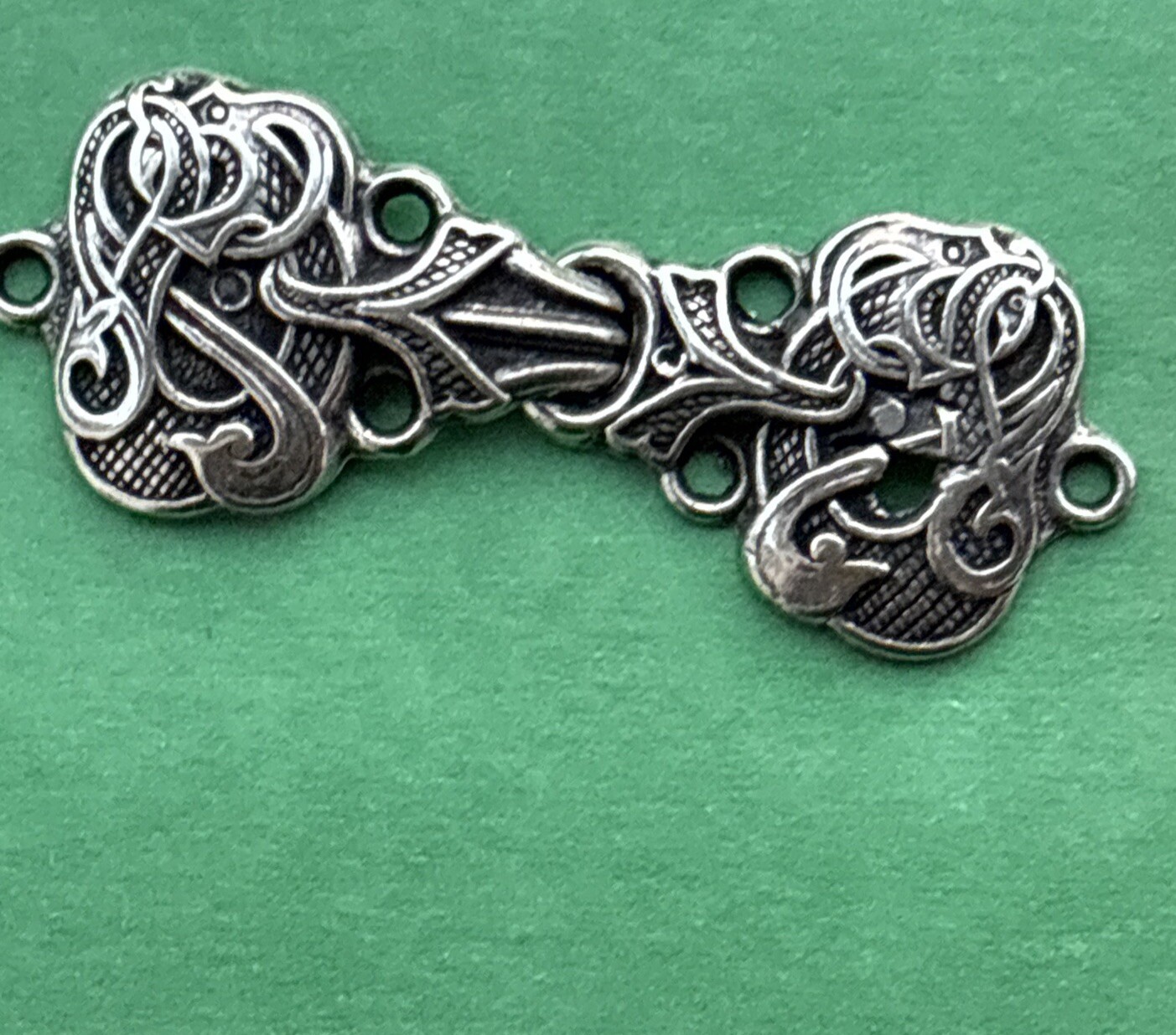 VINTAGE PEWTER 2 CLASPS DRAGE DESIGN !!! Tinn-Per Co. Norway