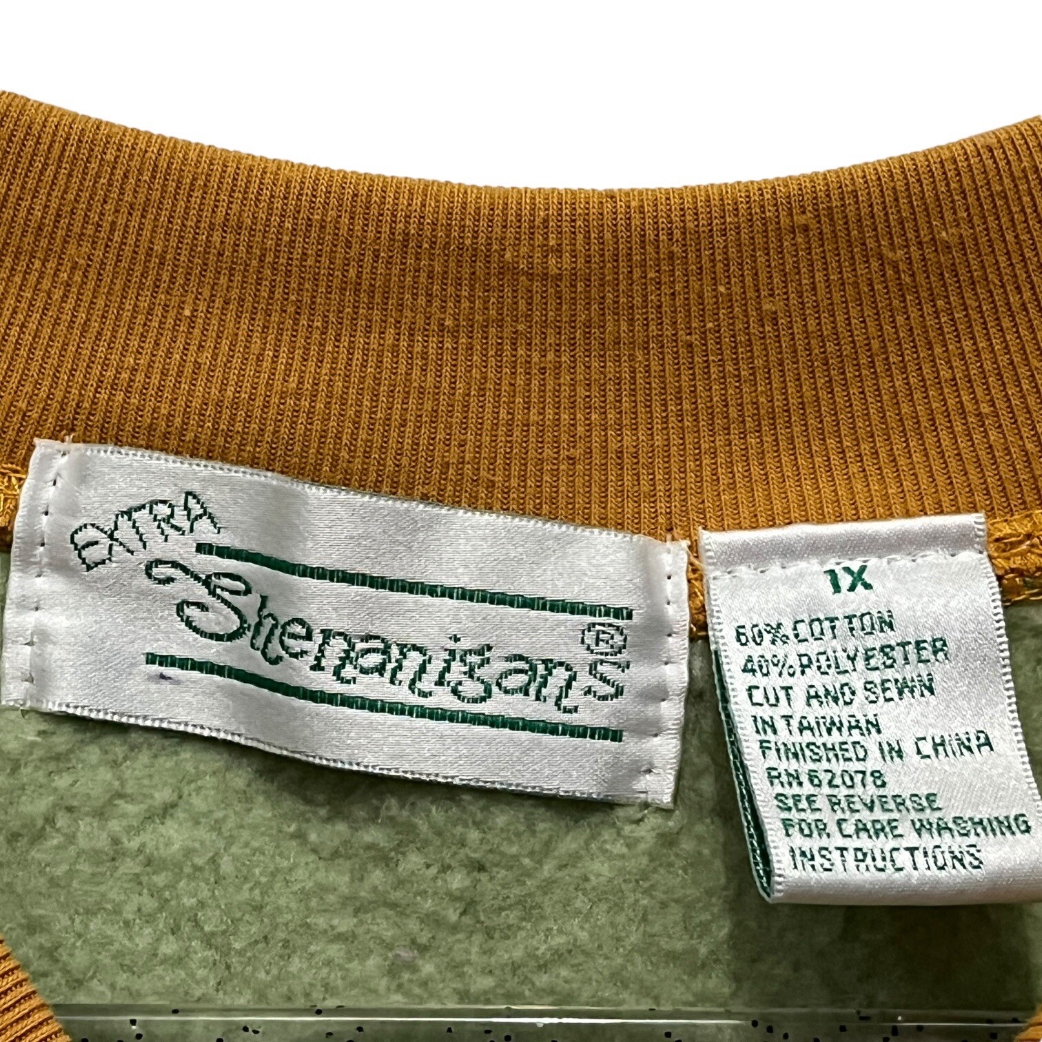 Sunflower Bee Cardigan Sweatshirt Women Size 1X Extra Shenanigans Vintage Granny