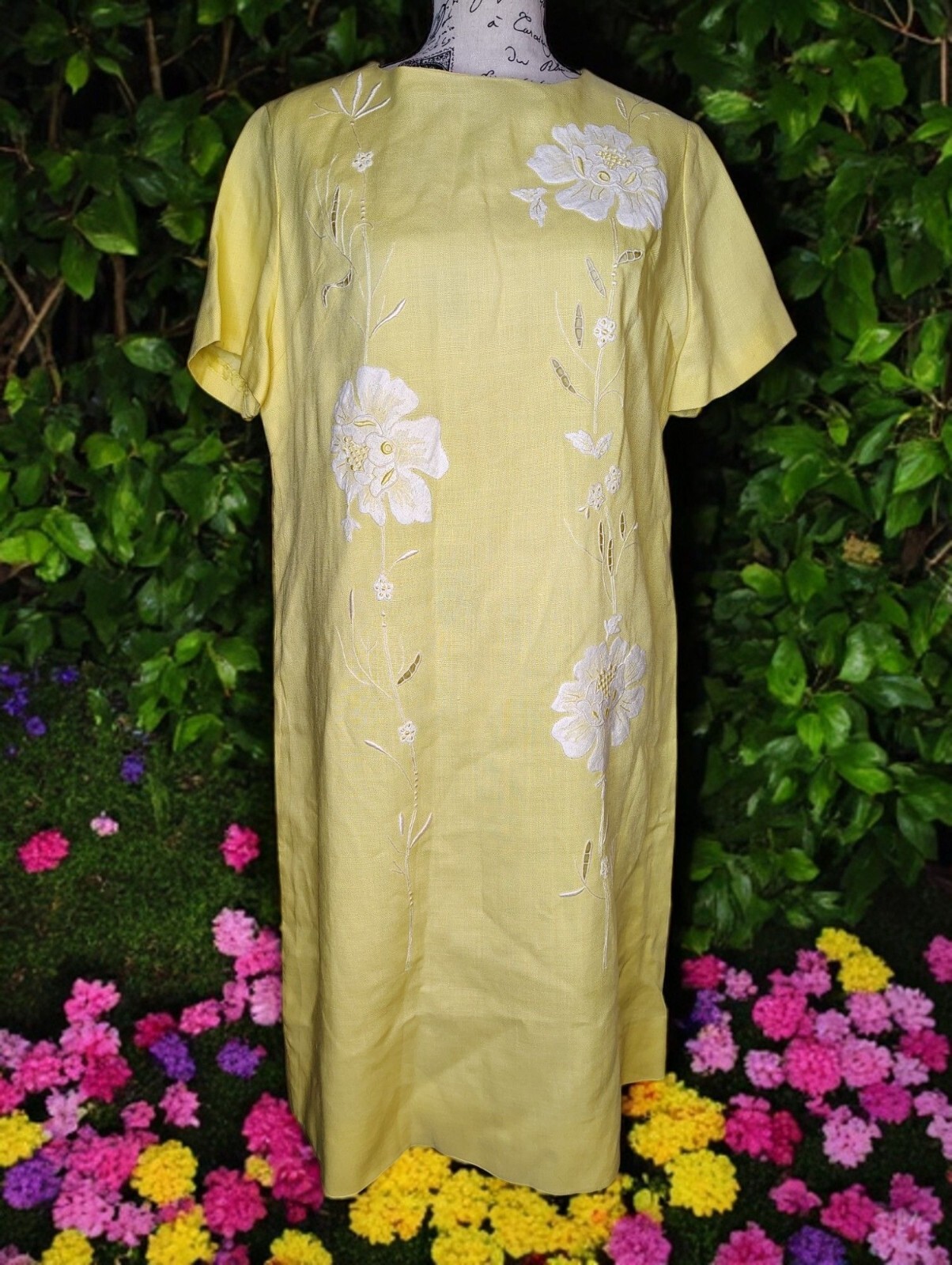 Vtg Bergdorf Goodman House of Branell Yellow Shift Dress Sz 16 Flower Embroidery