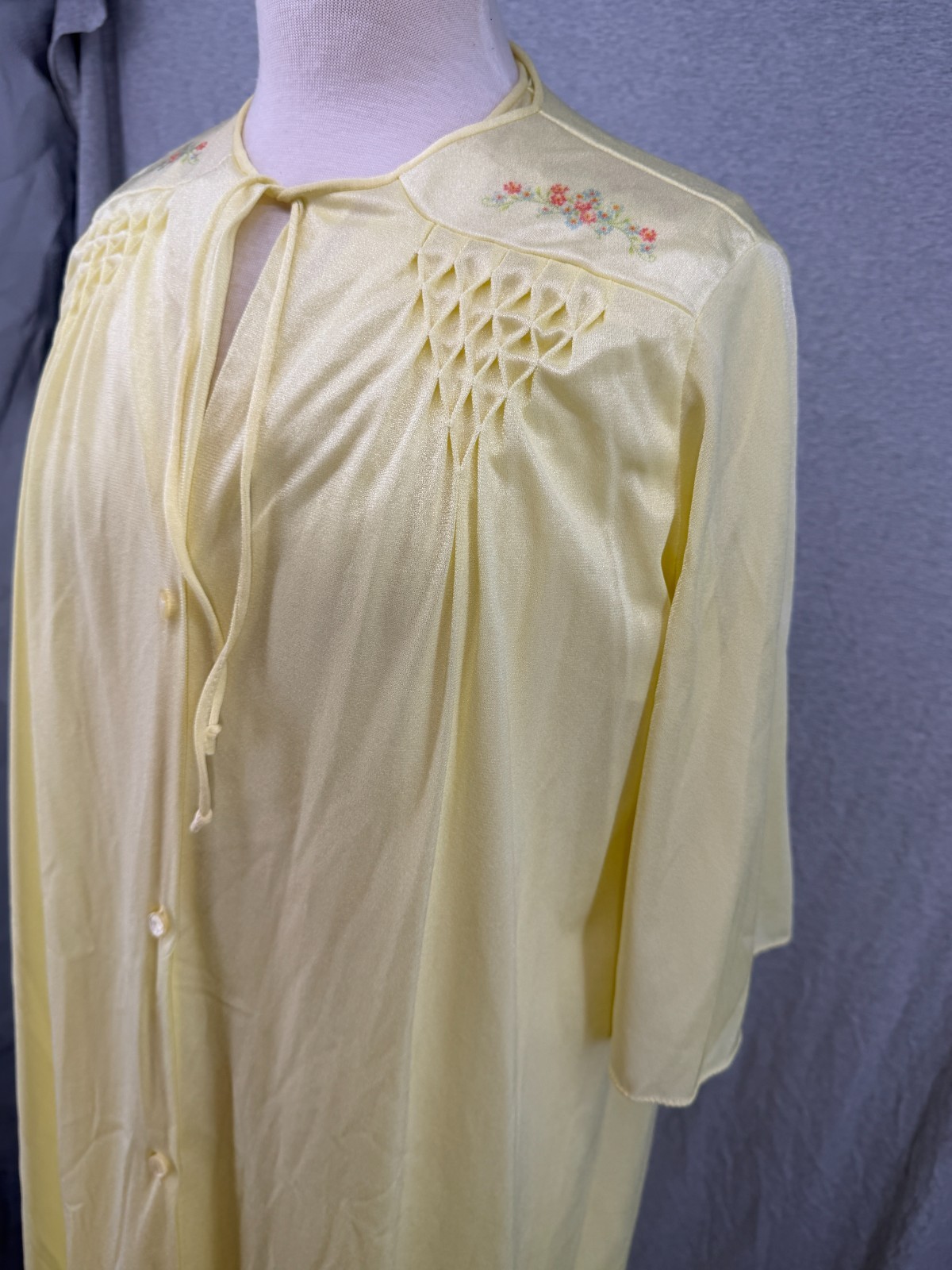 Vtg Kayser Gown Pant Robe Tricot Smocking Sz M 1960’s Embroidered 3 Piece Set