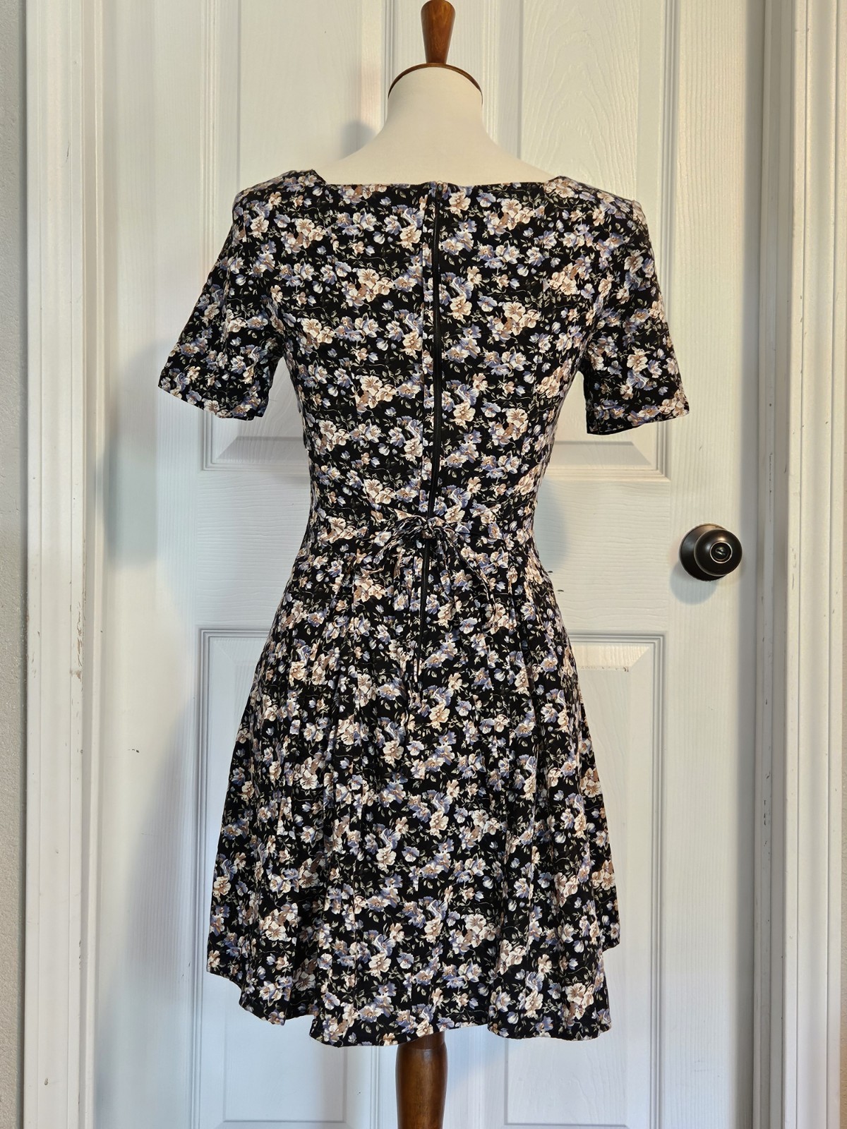 Vintage 80s/90s Paris Blues Black Blue Floral Fit&Flare Skater Mini Dress Size 3