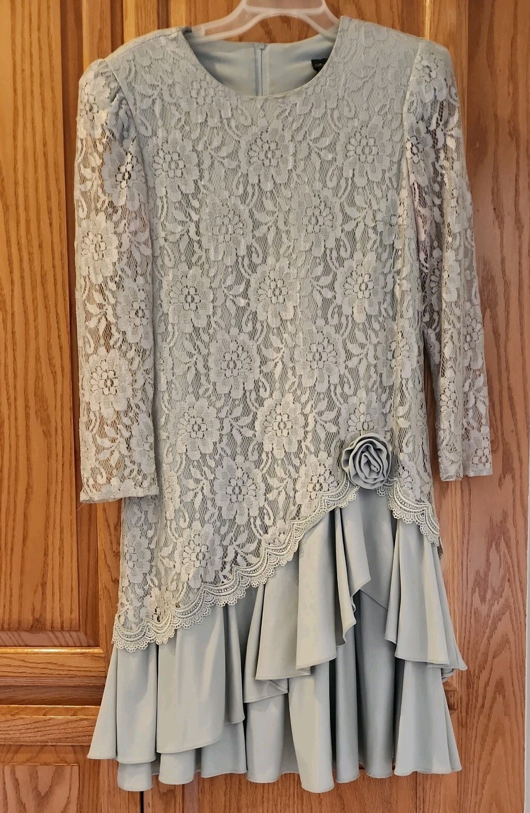 David Rose Size 8 Gray/Seafoam Formal Wear Dress Lace Tiered Rose Accent USA