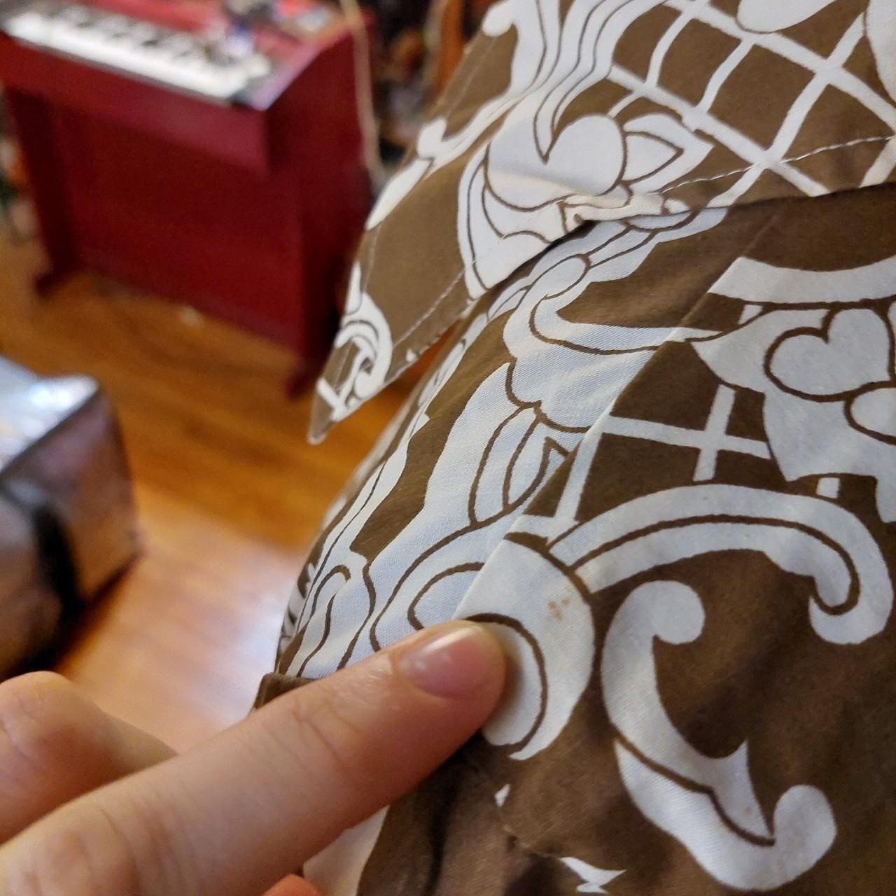 Vintage brown and white bold pattern short sleeve button up.