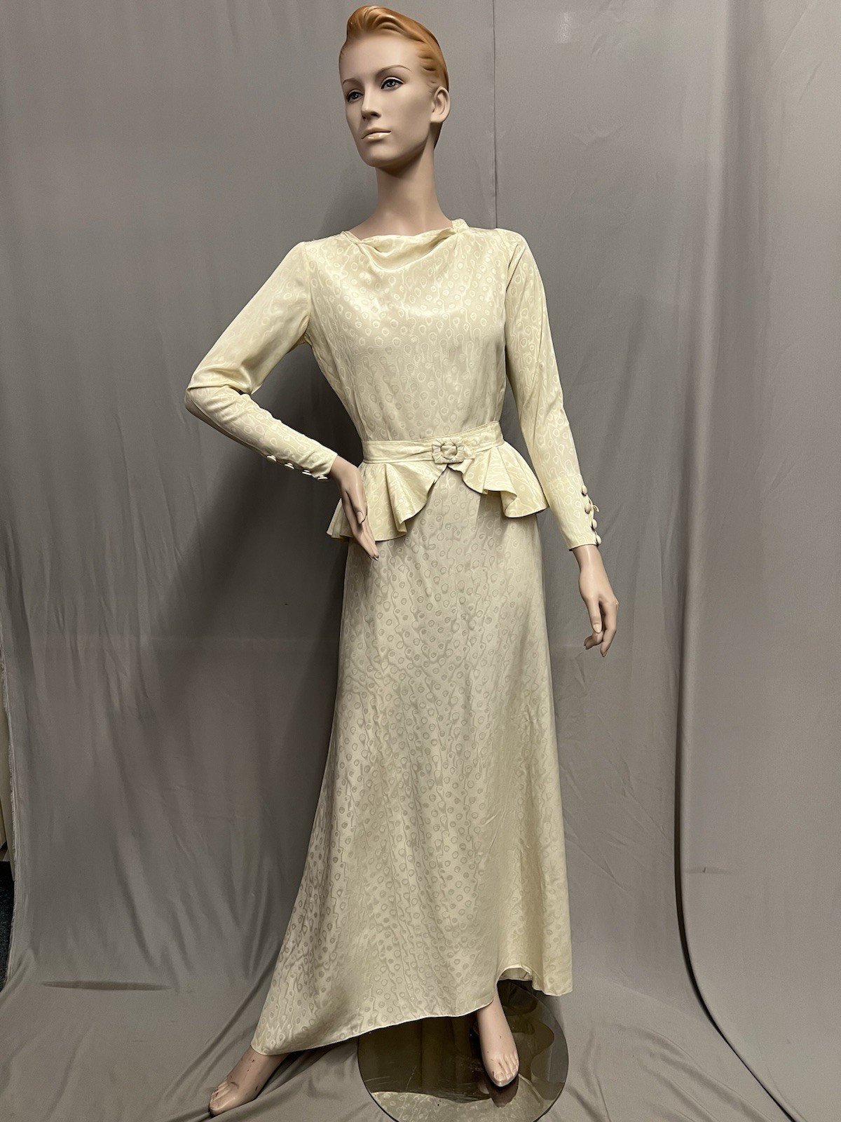 1930’ Ivory Moire Tafetta Evening Gown Antique