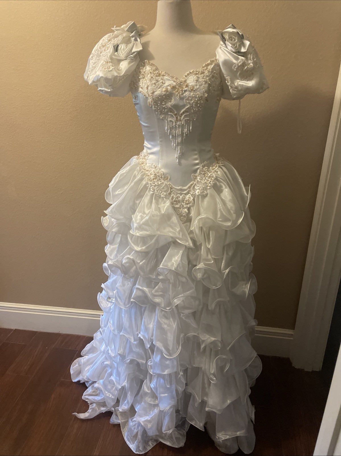 1980s Princess Style Wedding Dress Puff Sleeves Beads Lace Ruffles