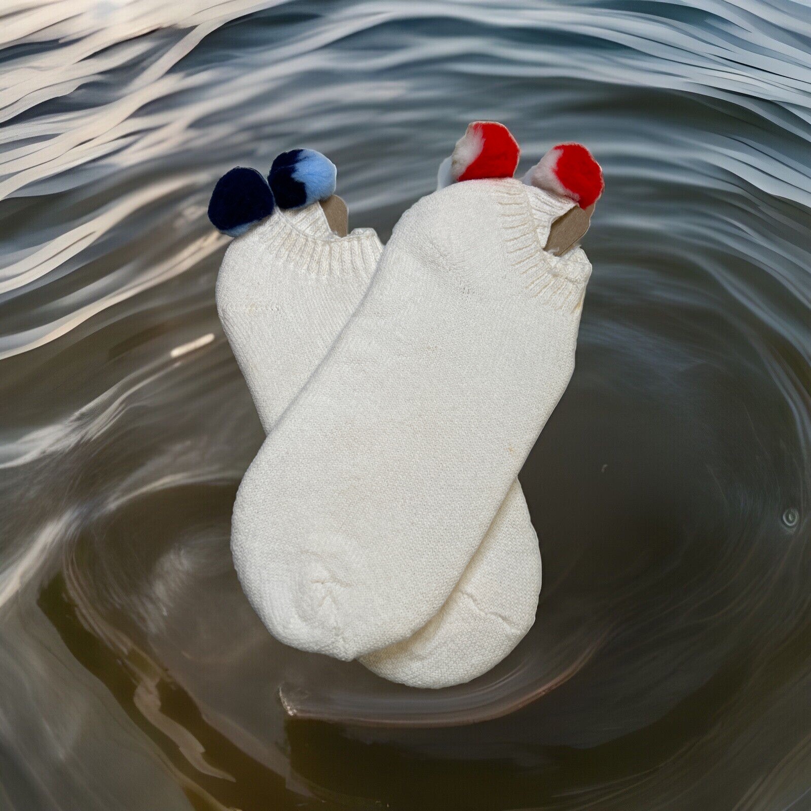 VTG 2 Pack! Women’s Pom Socks 80’s 90’s Ankle 9-11 Low Cut White Cotton Blend.