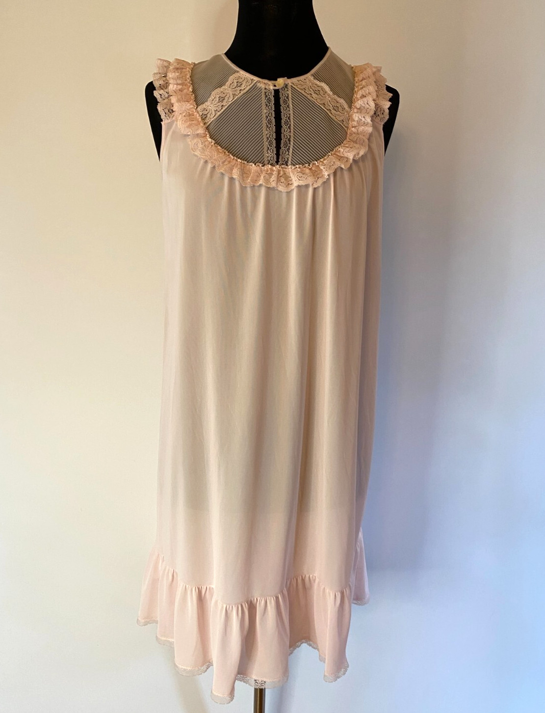 Vintage JC PENNEY Pink SHORT NIGHTGOWN Medium CHIFFON Ruffle Nylon Twee Coquette