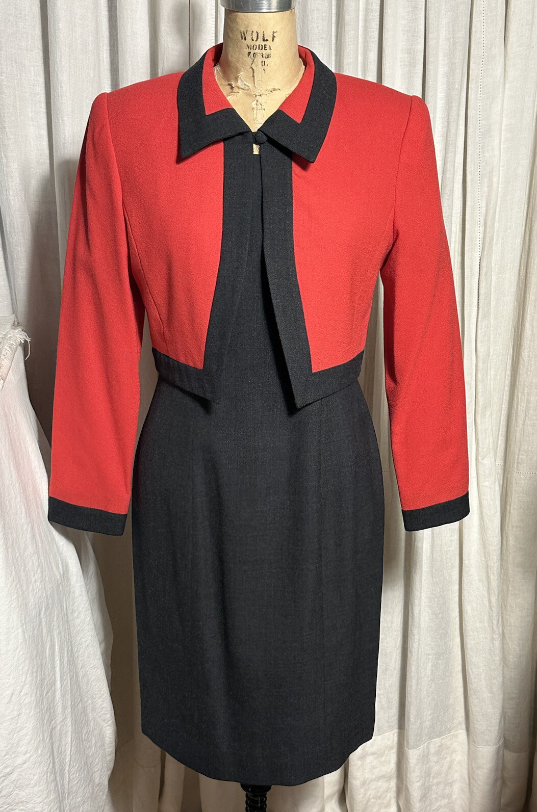 Vintage Constance Saunders Womens Grey /Red Wool Dress Suit S 6 Pre-owned