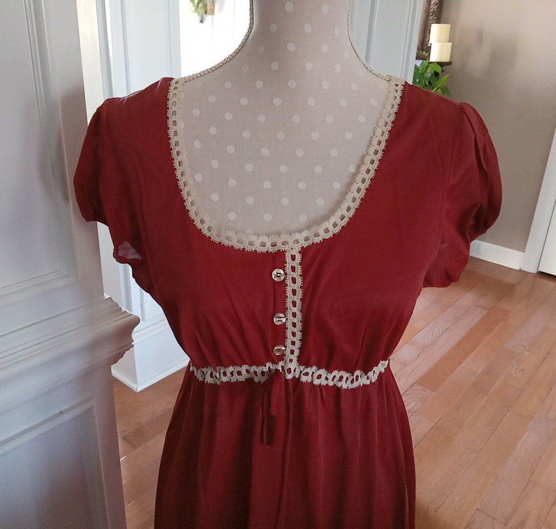 Dreamy Vintage Rogers Brick Red Long Night Gown Ruffles and Lace Women M 12-14