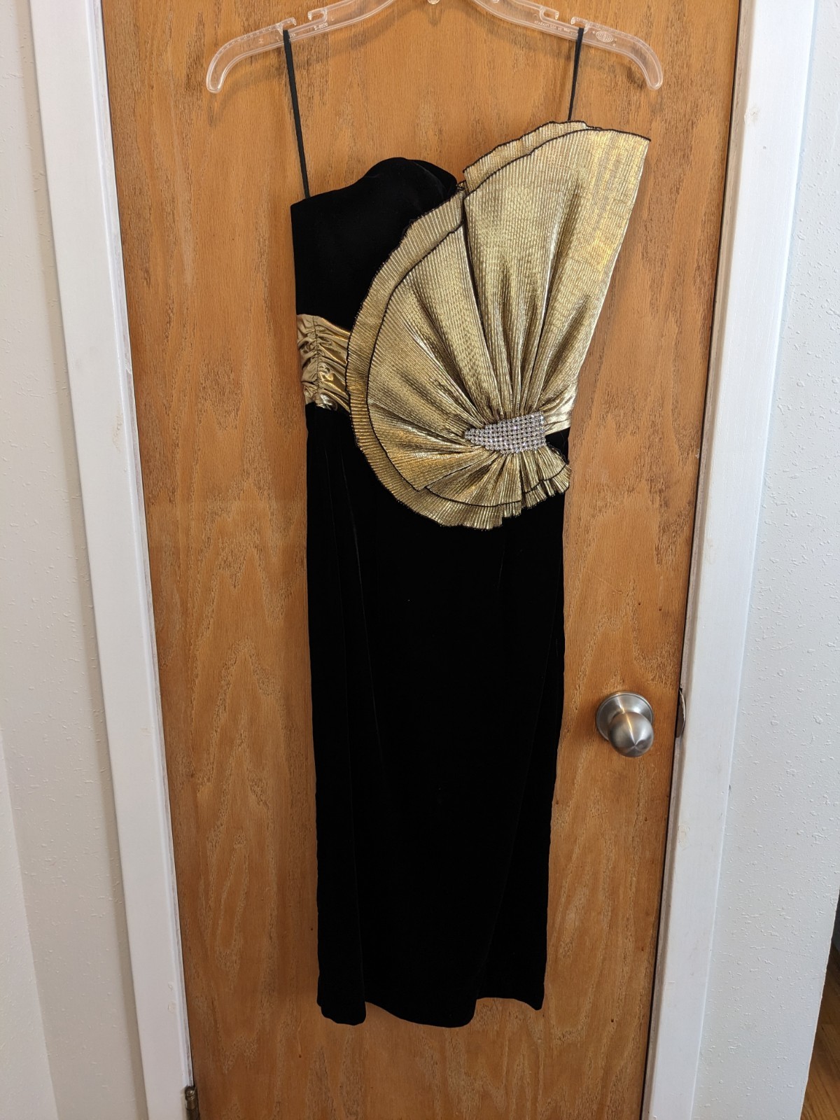 Vintage Dave And Johnny Black Velvet Gold Fan Cocktail Dress Size 2