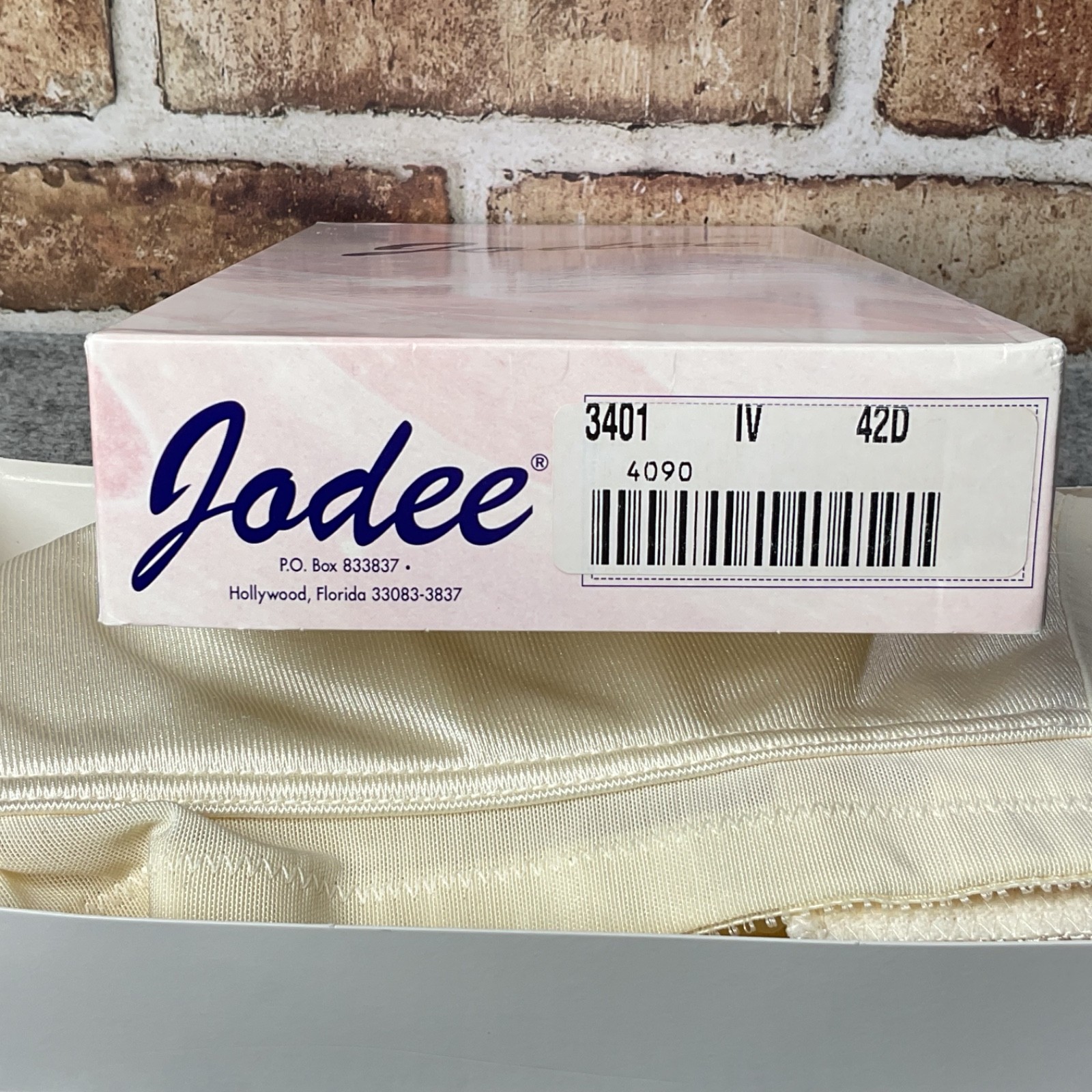 NEW Jodee Surgical Balanced Fit Post Mastectomy Bra IVORY, Style 3401, Size 42D