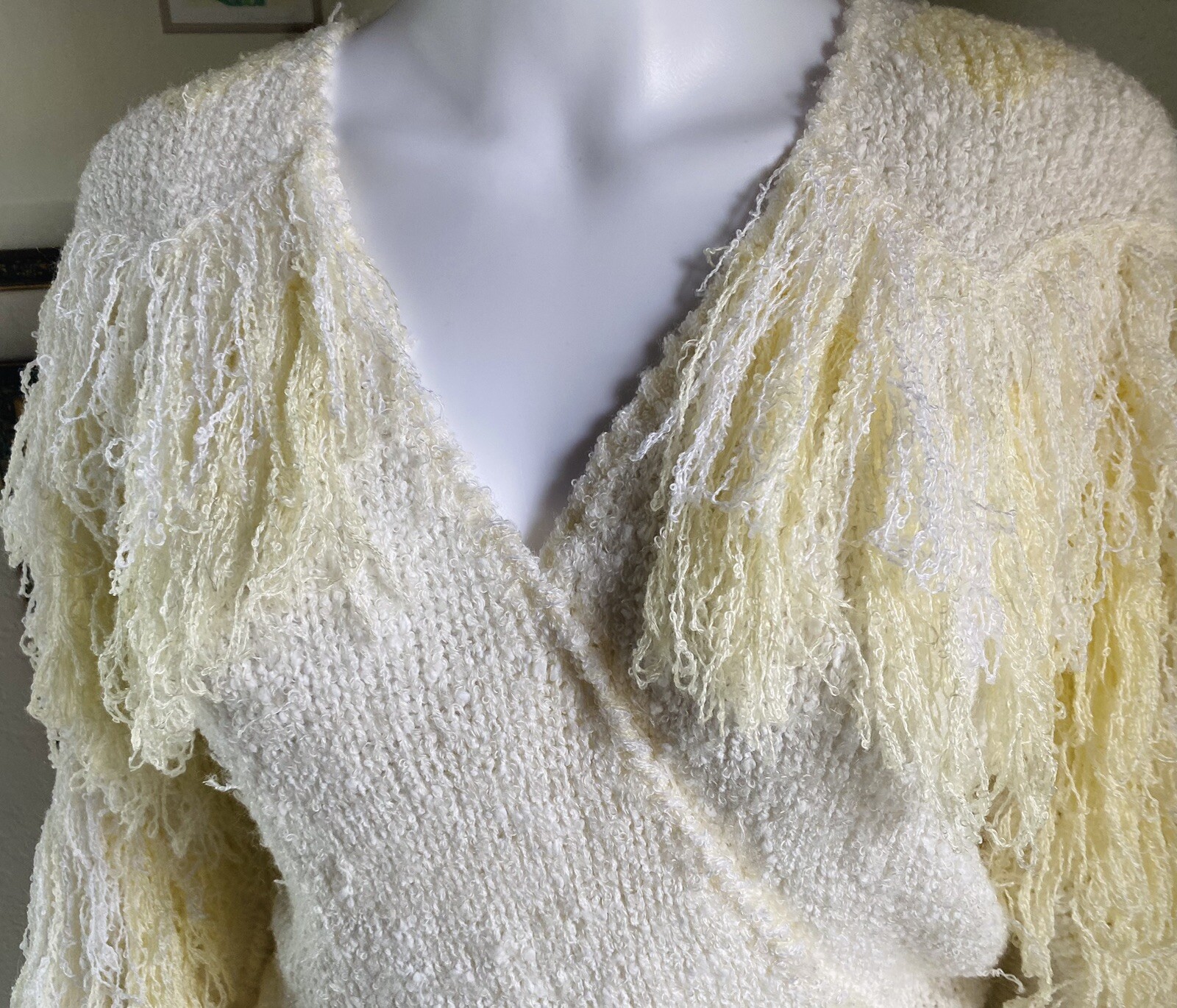 SIDE EFFECTS Hand Crocheted Women’s Vntg Fringe Sweater Sz M Cream & White