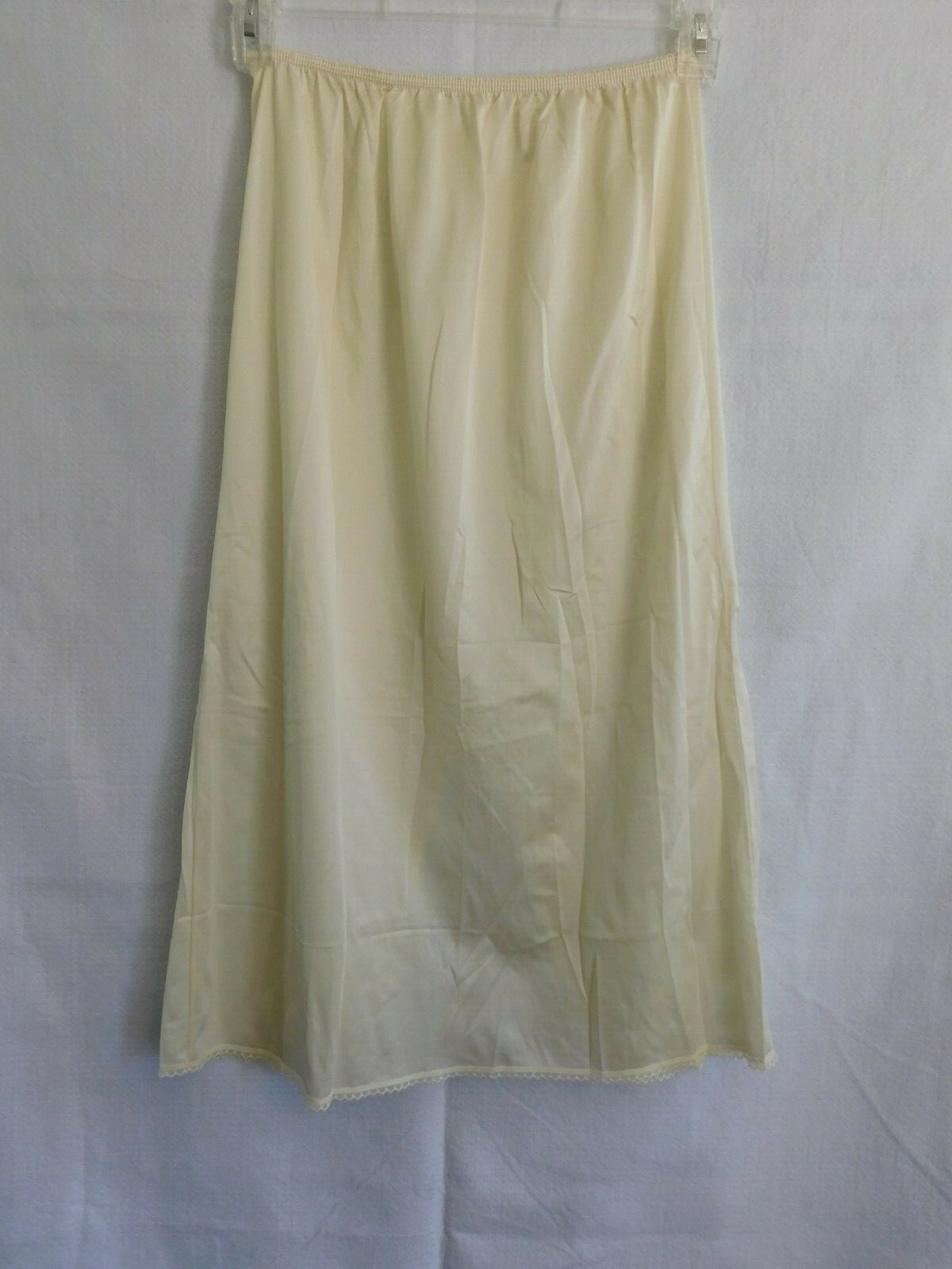 Vintage Dawn to Dusk Half Slip Womens Ivory 29.75″ Size Large with Back Slit