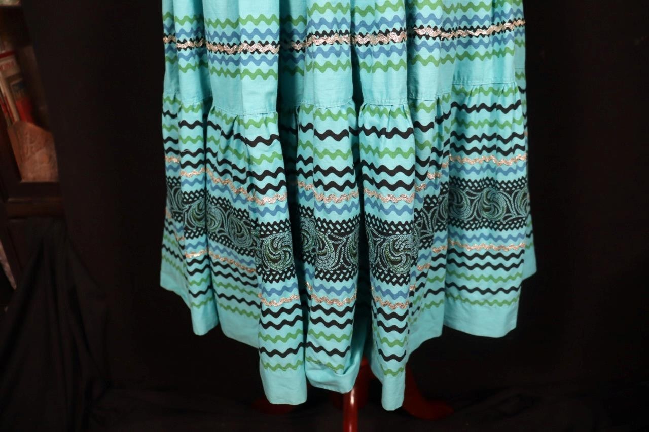 Vintage 1960’s Native American Turquoise Cotton Circle Skirt Size 26″ Waist
