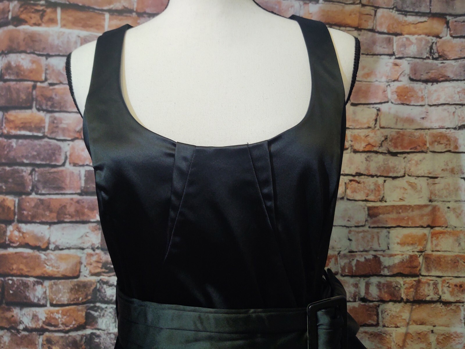 VINTAGE BEAUTIFUL BLACK GALLIANO ITTIERRE ITALIA SATIN DRESS sz 30/us10 BELT PIN