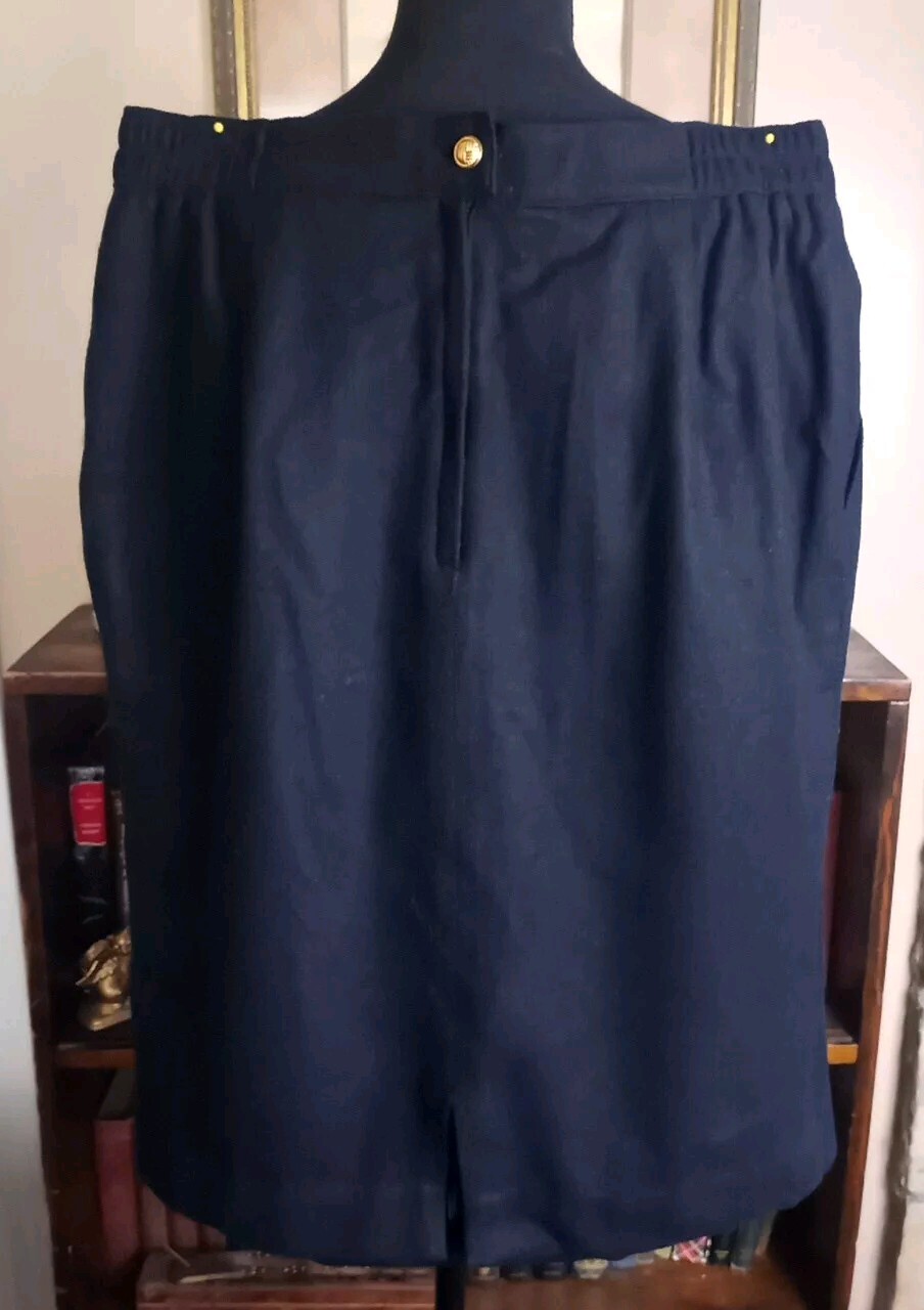 Vintage Sag Harbor Women’s Black 100% Wool Size 16 Skirt, Pockets