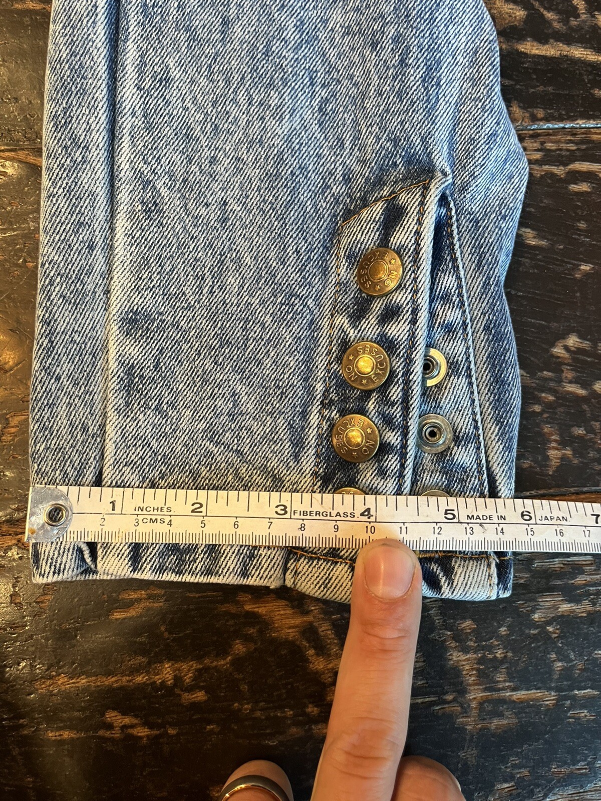 Vintage No Excuses Collection Women’s Light Wash Jeans W/ Buttons Size 11