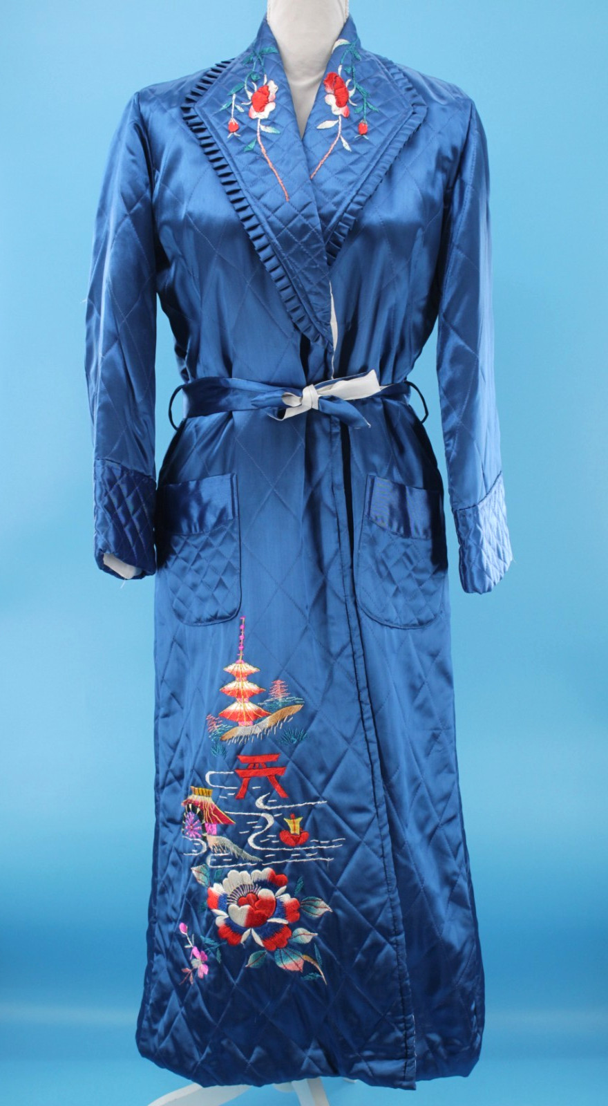 VTG Womens 50s 60s Blue Embroidered Rayon Korean / Japanese Robe S/M 1950s 1960s