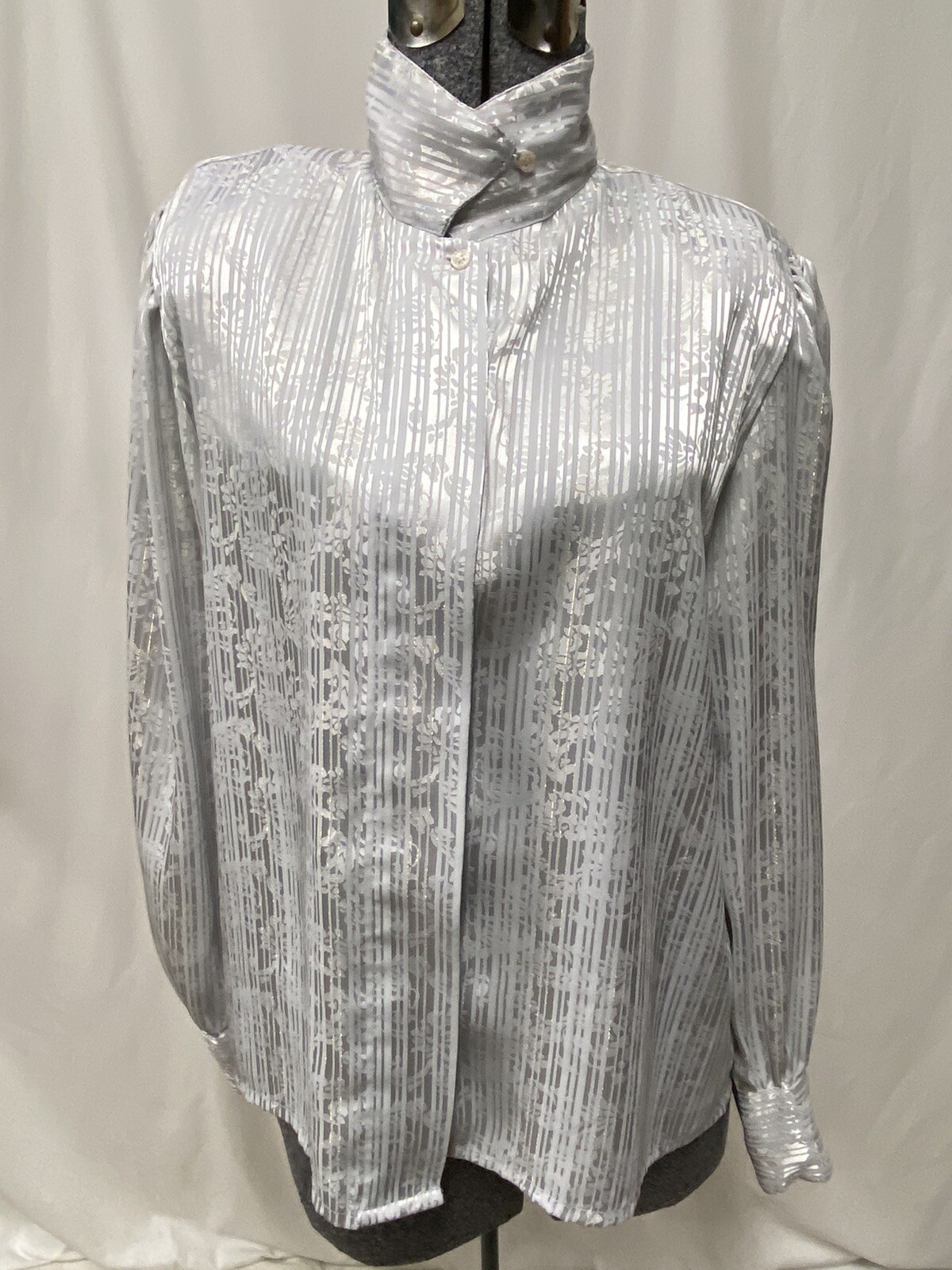 Vintage Silver Jacquard Button Blouse Hidden French Placket Size 16 Easy Care EX