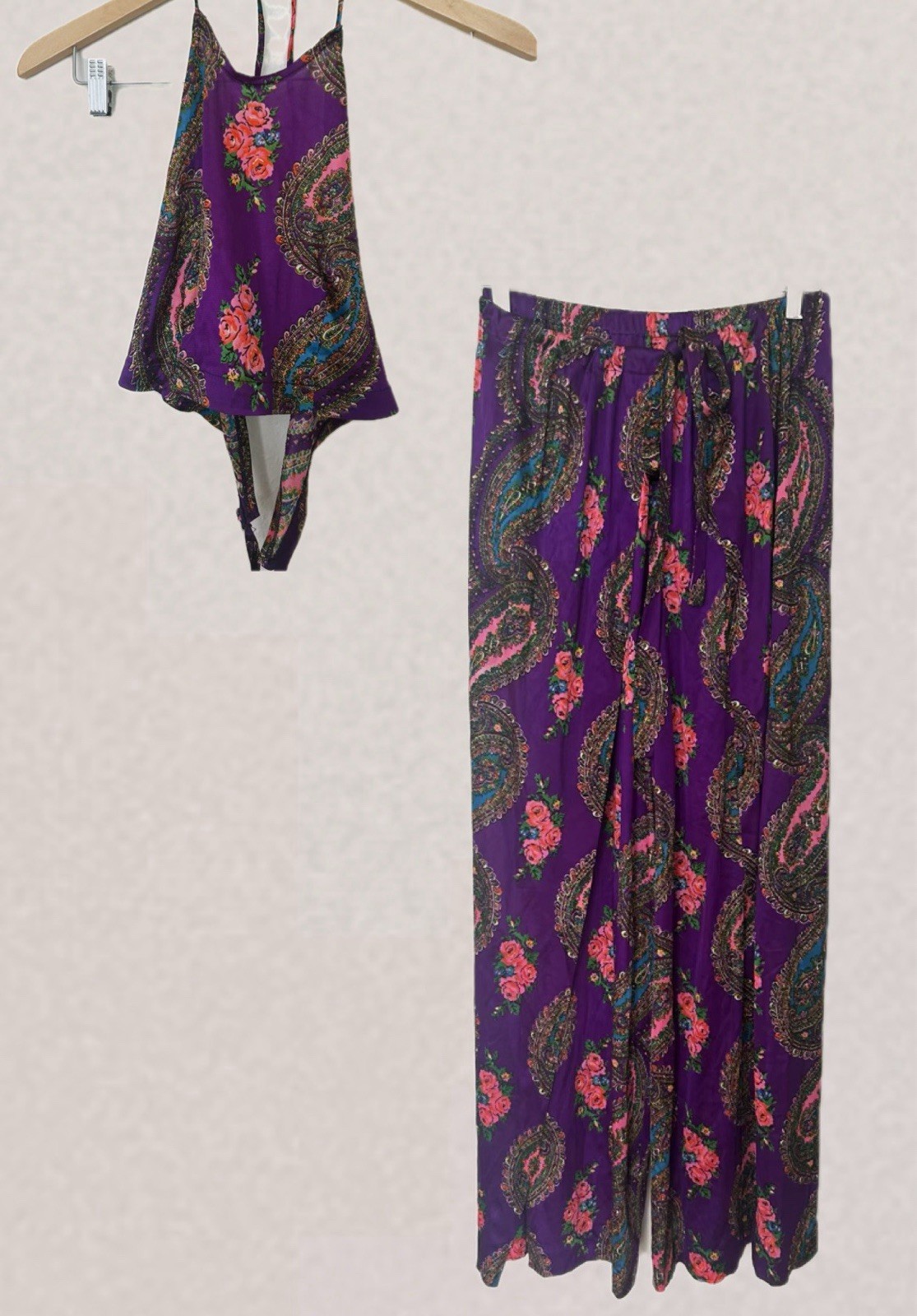 Vintage 1970s 70s Two Piece Set Halter Top Wide Leg Palazzo Pants Paisley Medium