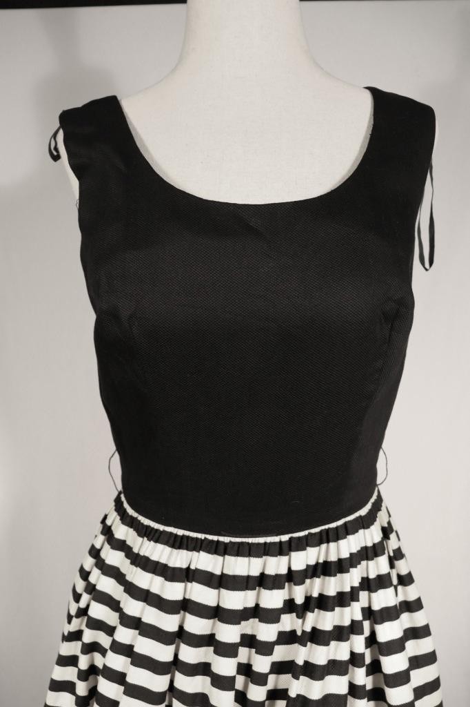 Vintage Lorch 1960’s Fancy Cotton Tiered Black & Red Dress Size 4 Exc Cond