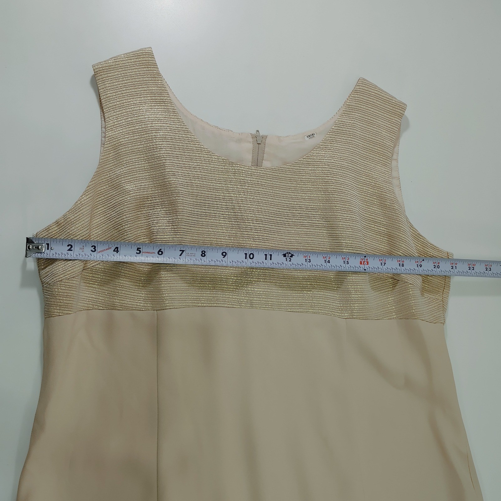 Vintage Gold Metallic Ribbed Cream Sheath Dress Sleeveless Formal Size 20