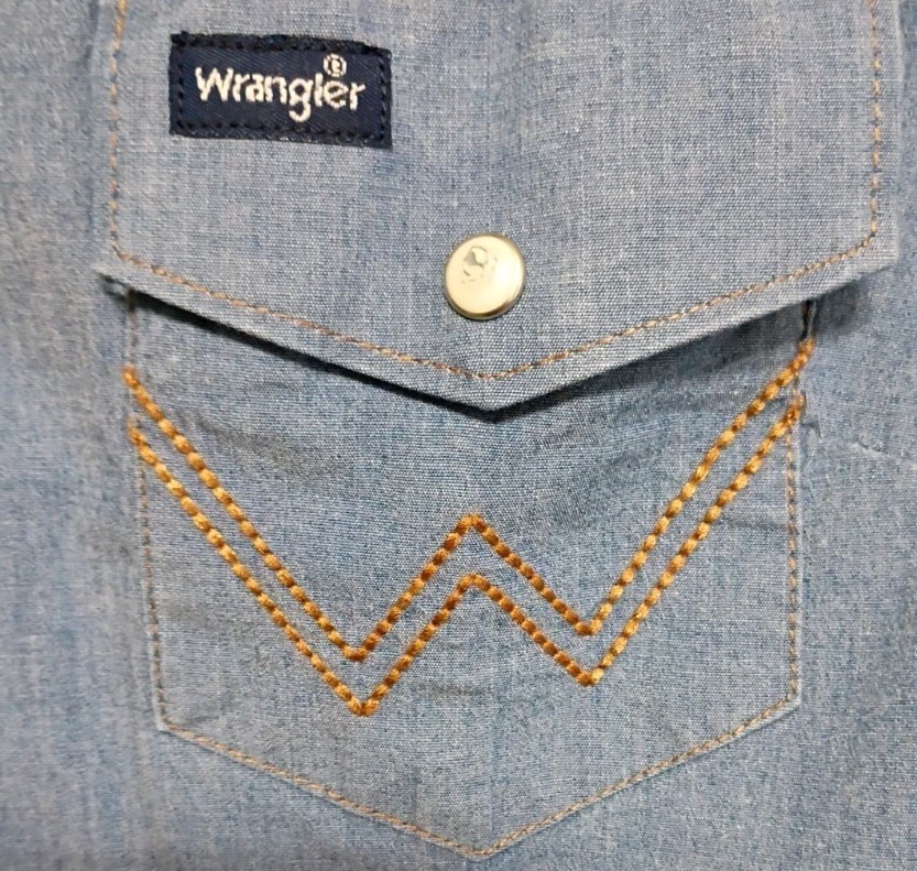 Vintage Wrangler Denim Pearl Snap Shirt~Custom Frayed Hem~Signature Pkts Size S