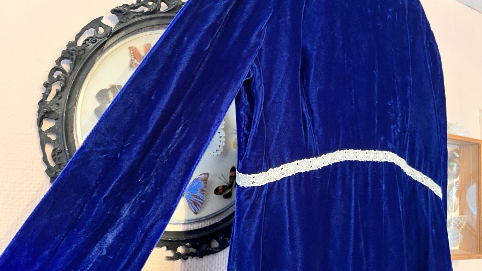 VTG Blue Velvet Dress Sz XS white crochet detail midi maxi sapphire
