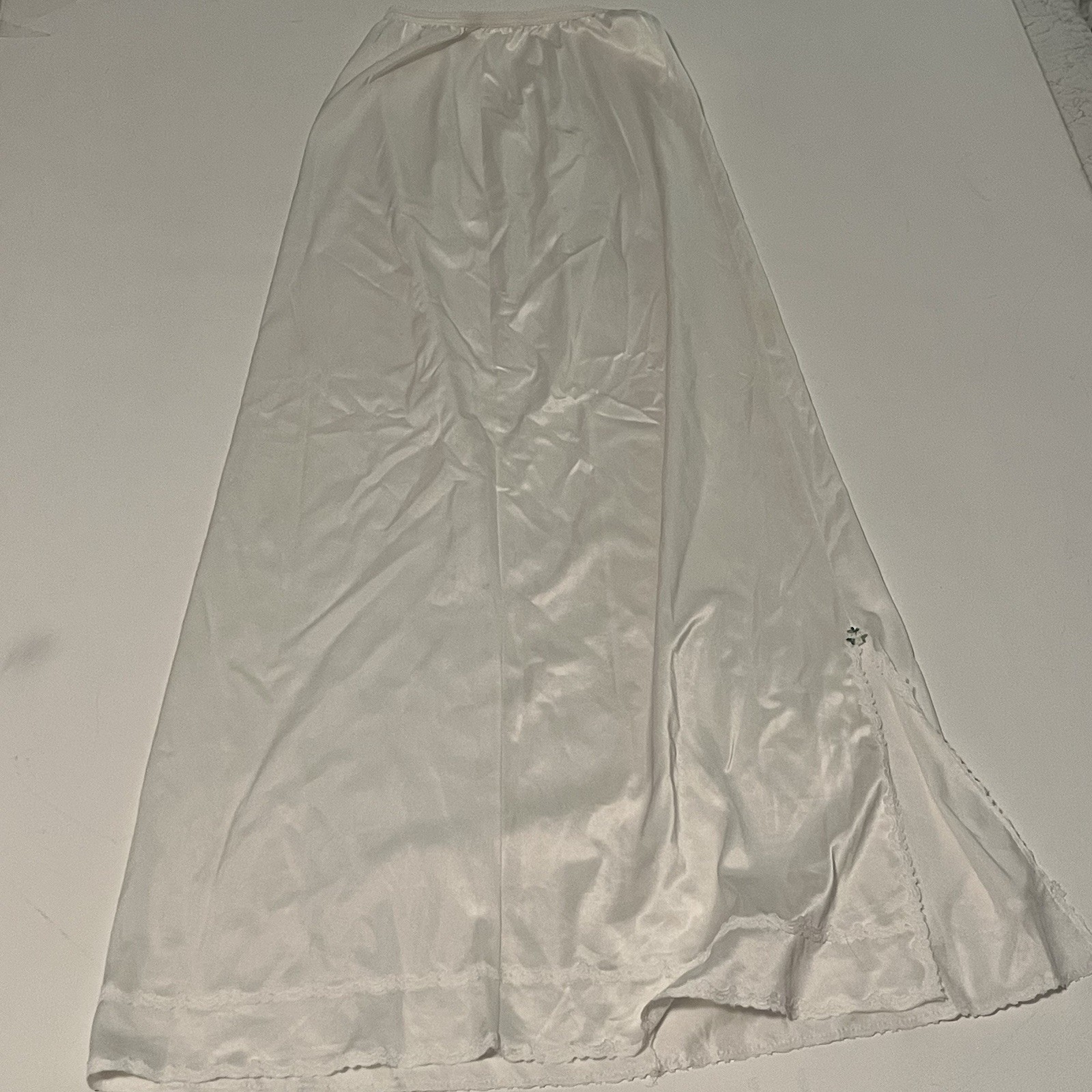 Vintage Olga Adjust A Length White w/Lace Trim Blue Bow Half Slip Petite 39in