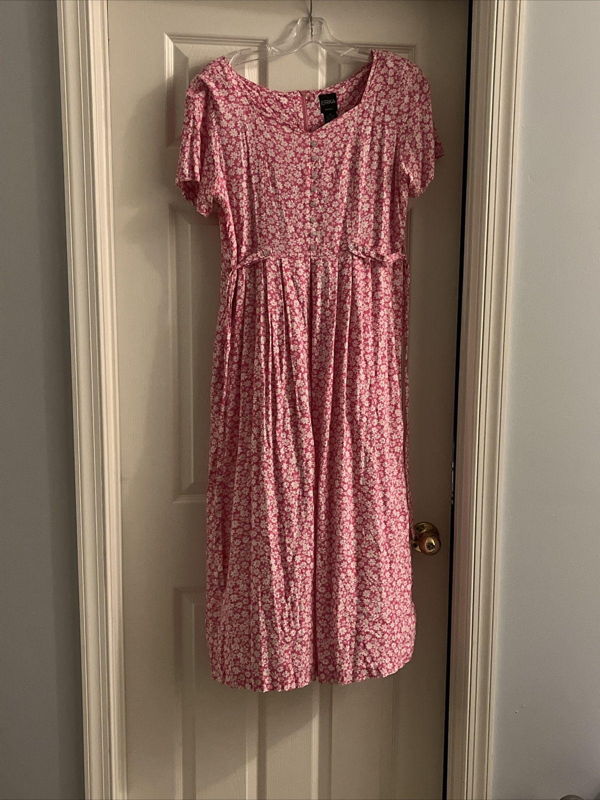Vintage 1990’s ERIKA Hot Pink Floral Rayon Button Front Dress Sz M Cottagecore
