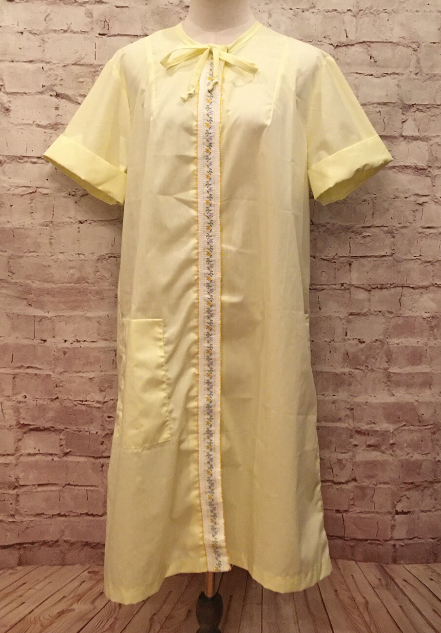 Gaymode Penneys Housecoat Yellow White Vintage *Small *SEE MEASUREMENTS