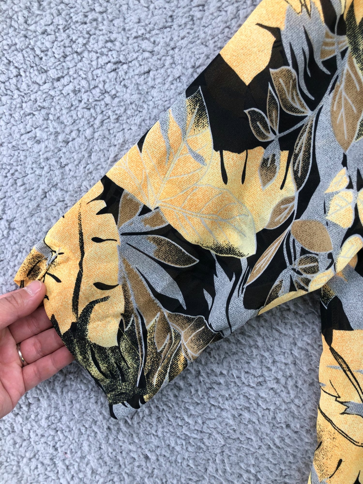 Vintage Tropical Hawaiian Shirt Womens XL Yellow Black Floral 1/2 Sleeve Hippie