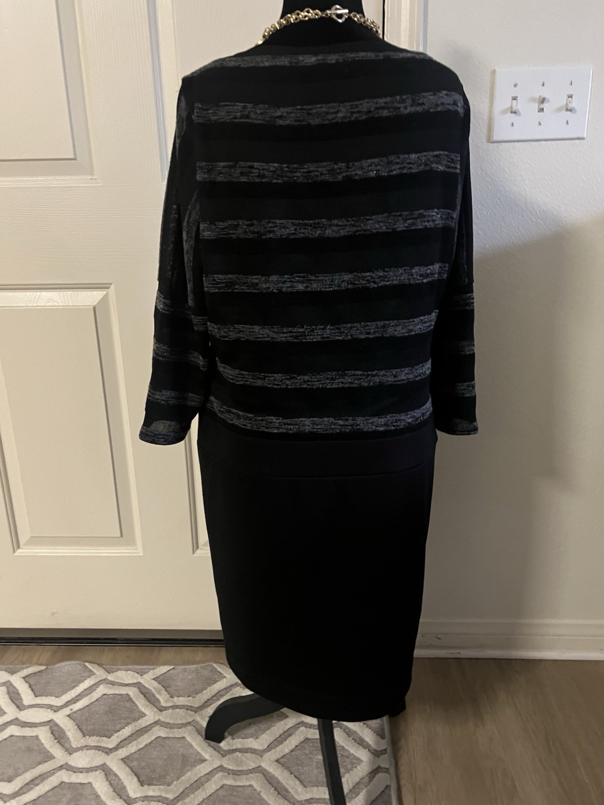 Vintage Evan Picone Business Casual Academia 1980s Knee Length Black Dress