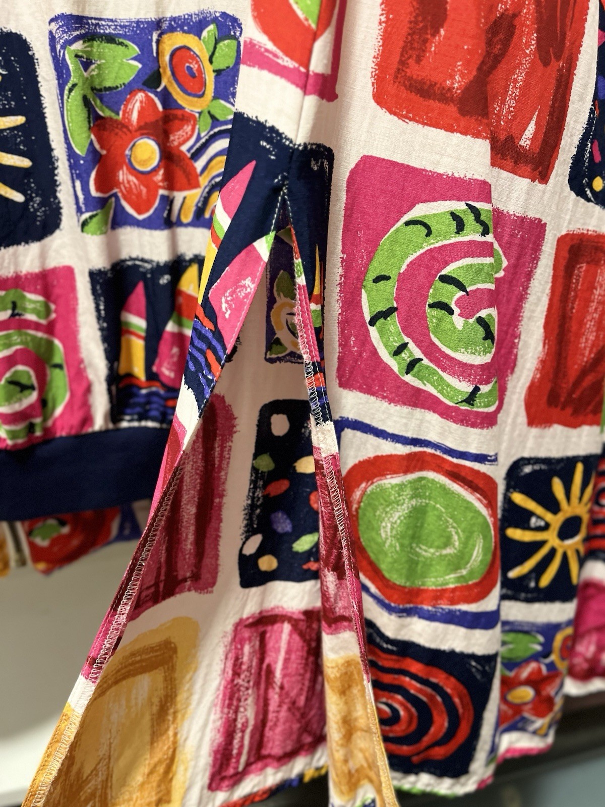 Chaus Multicolor Abstract vintage bomber jacket retro 80’s skirt set. Lrg.