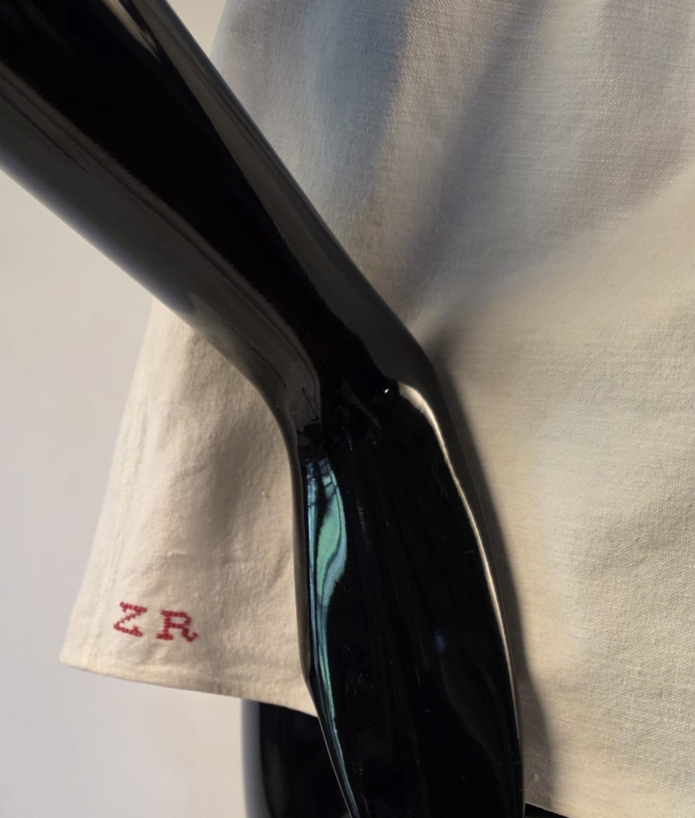 ANTIQUE EASTERN EUROPEAN BLOUSE W PUFF SLEEVES + HAND EMBROIDERY 