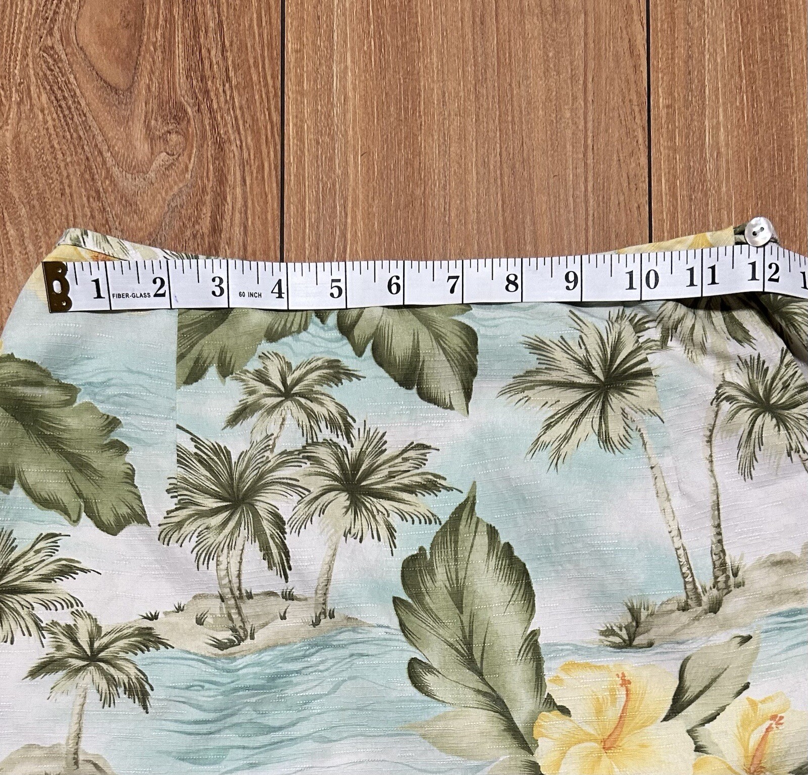 Tommy Bahama Wrap Skirt Womens Sz 4 100% Silk Hawaiin Tropical Vacation Vintage