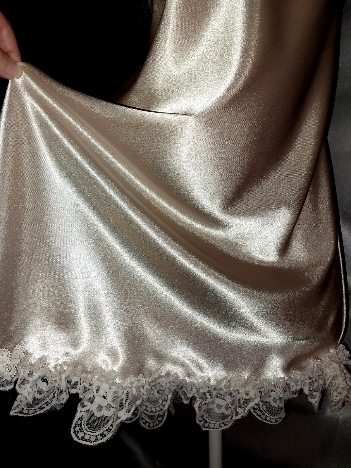 VTG SATIN LIQUID SHINY FARR WEST DRESS SLIP FRENCH RUFFLES LACE GOLD BABYDOLL 44