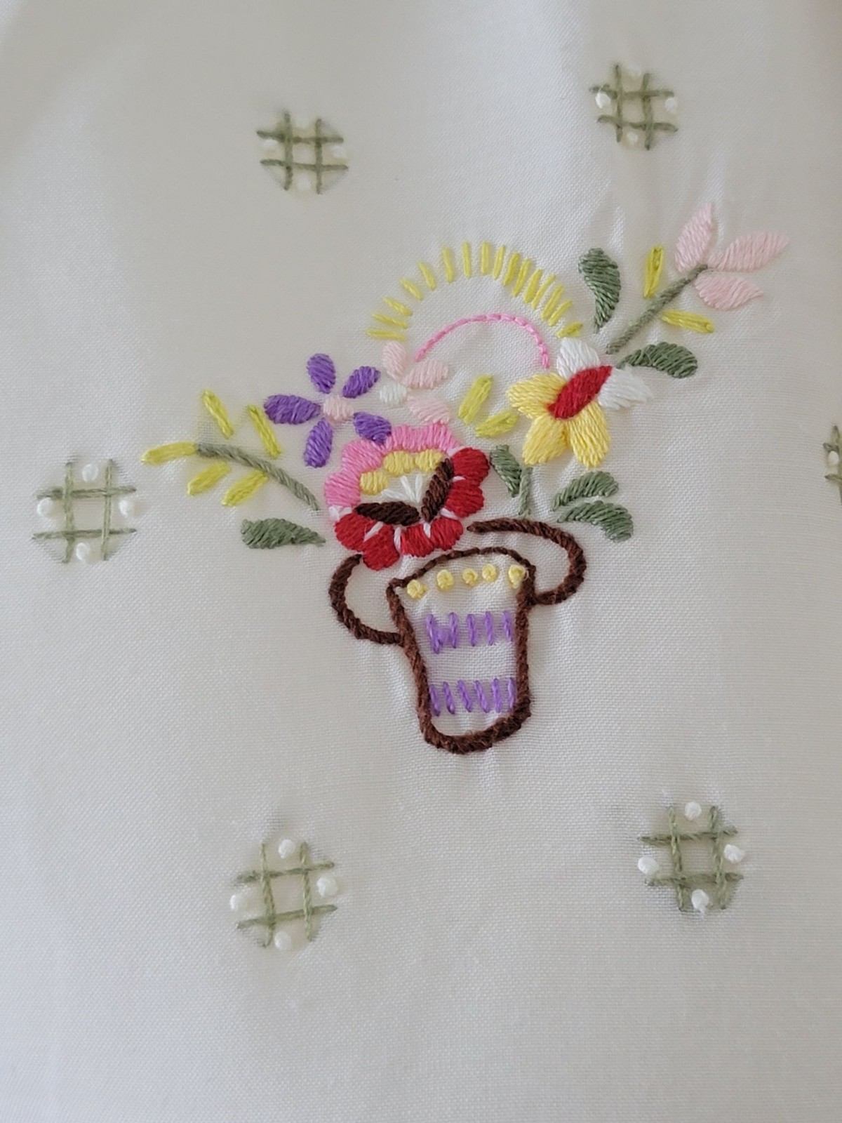 Vintage Hand Embroidered Floral Blouse Size 38 Medium Cream Cottagecore Top
