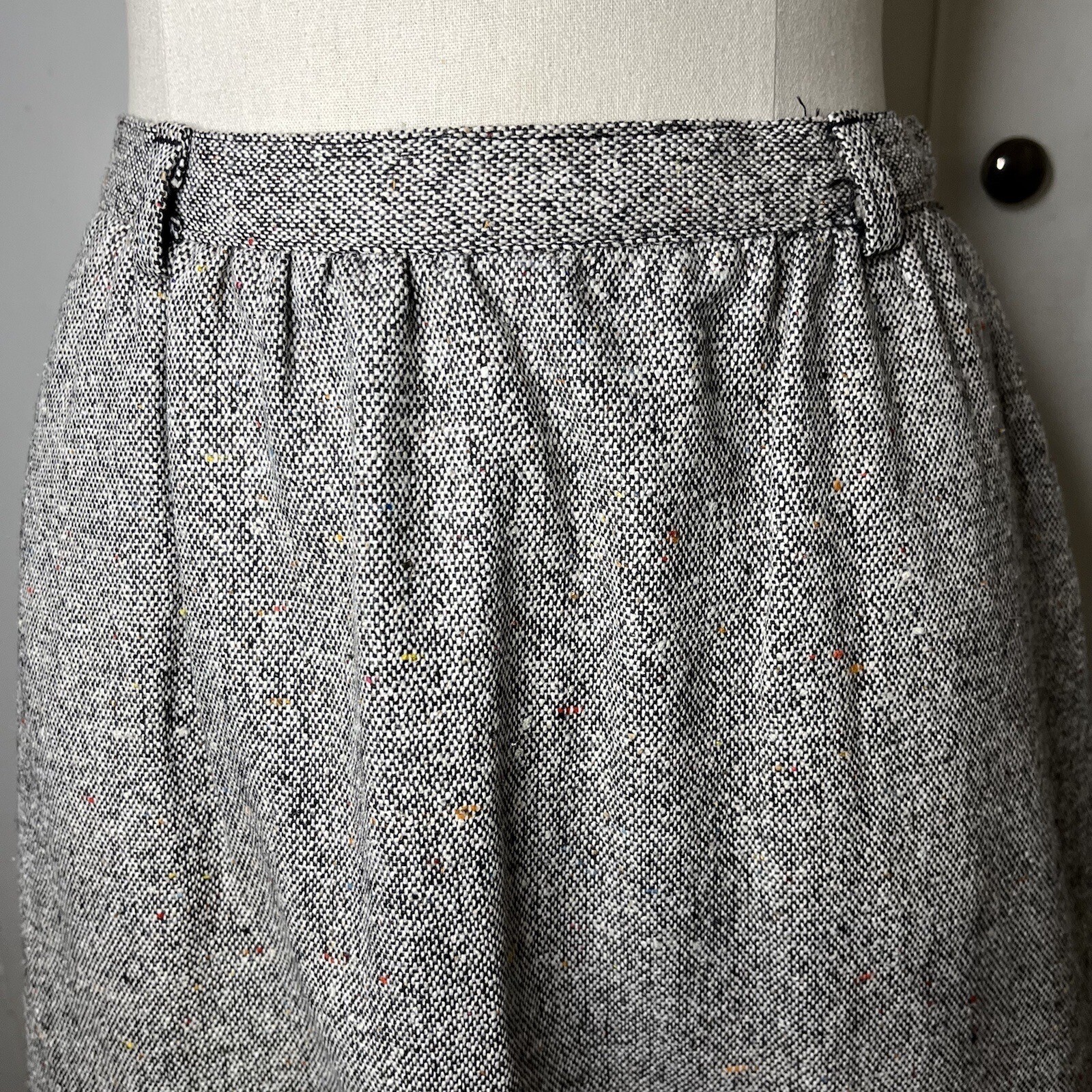 Vintage 70s/80s KRN Polyester Wool Gray Speckled Confetti A Line Pencil Skirt