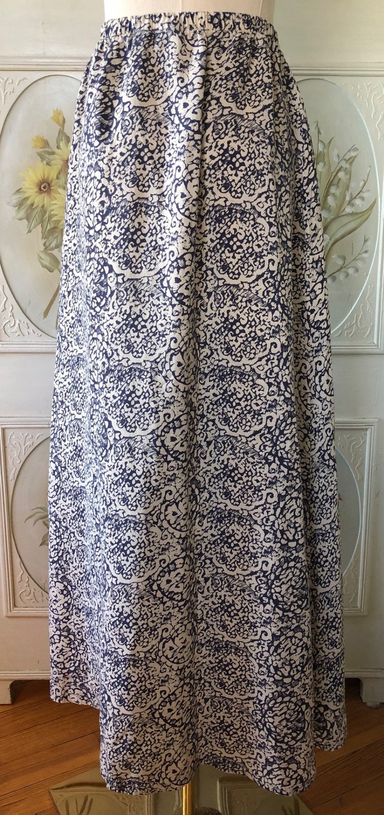 VTG DKNY CITY DONNA KARAN NEW YORK 100% SILK MIDI SKIRT CREAM NAVY XS EUC CLEAN