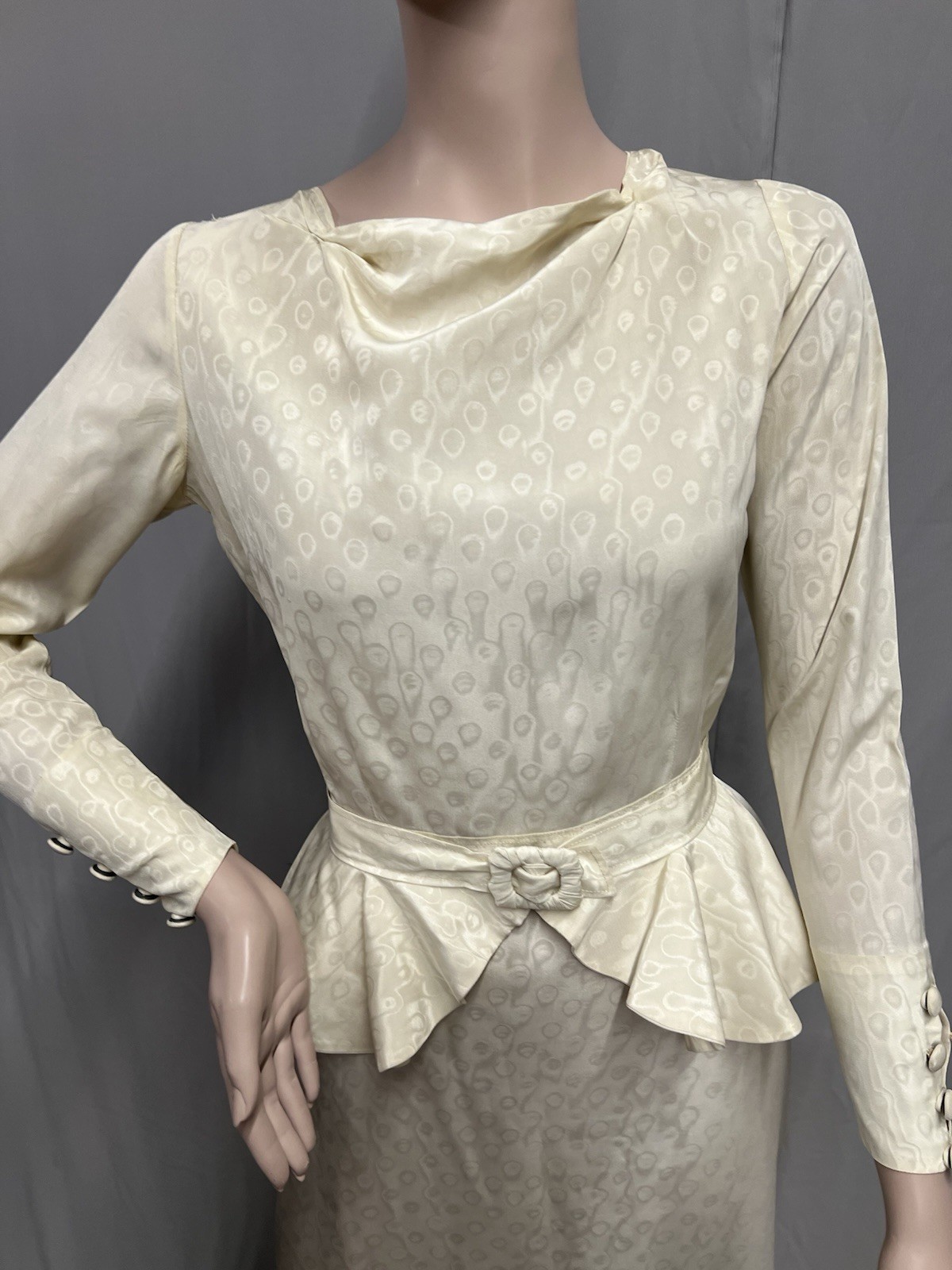 1930’ Ivory Moire Tafetta Evening Gown Antique
