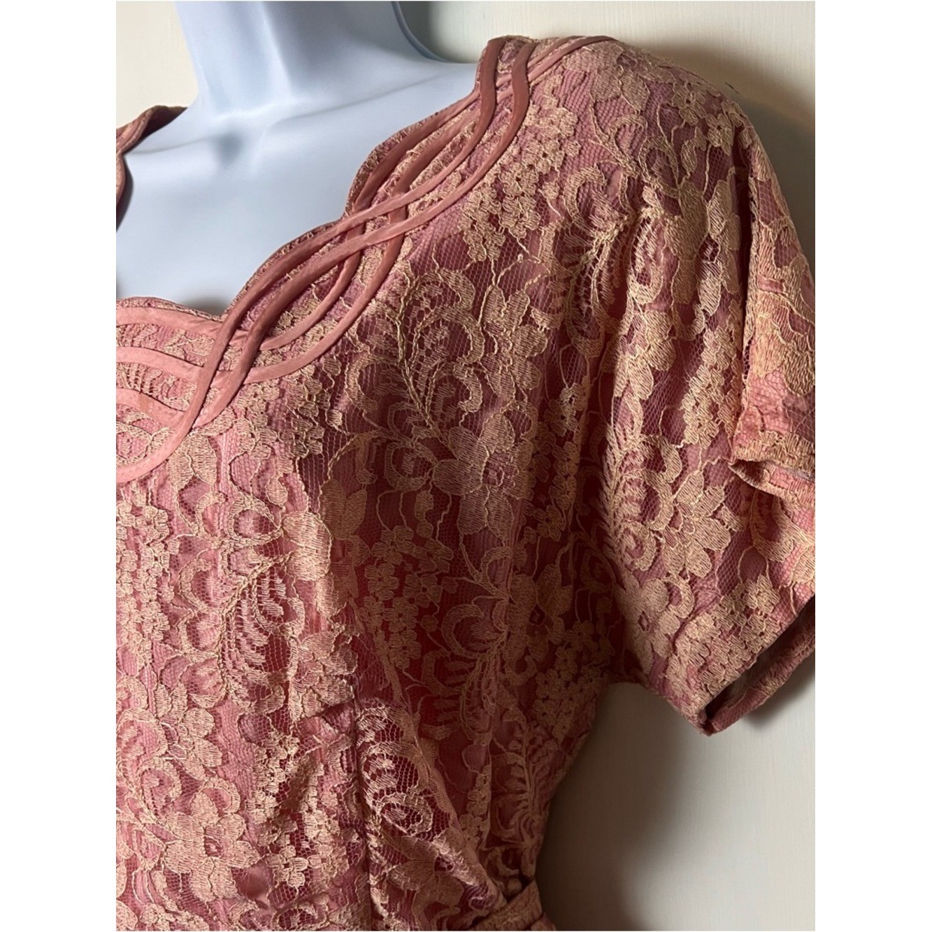 VTG 50s Gloria Swanson Forever Young Pink Lace Belted Party Tea Midi Dress Sz. M