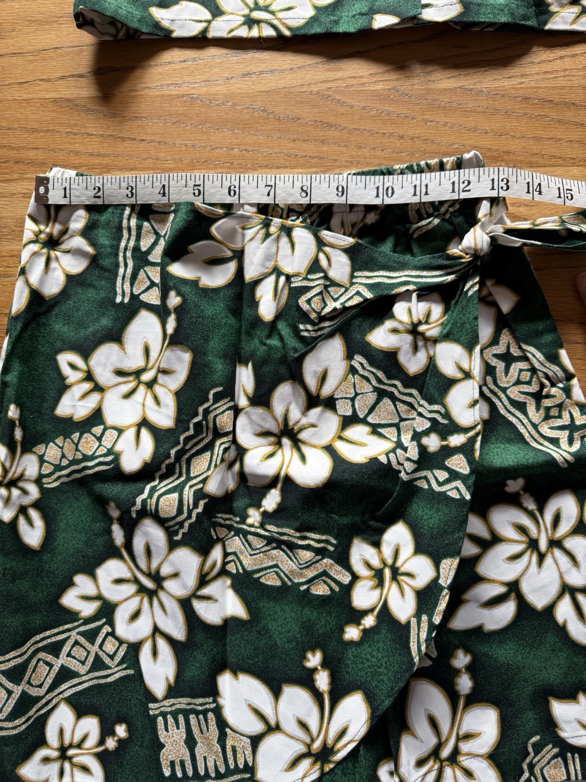 Vintage KARYL KAYE Hawaiian Two Piece Outfit Top Shorts with Sarong Tie Large