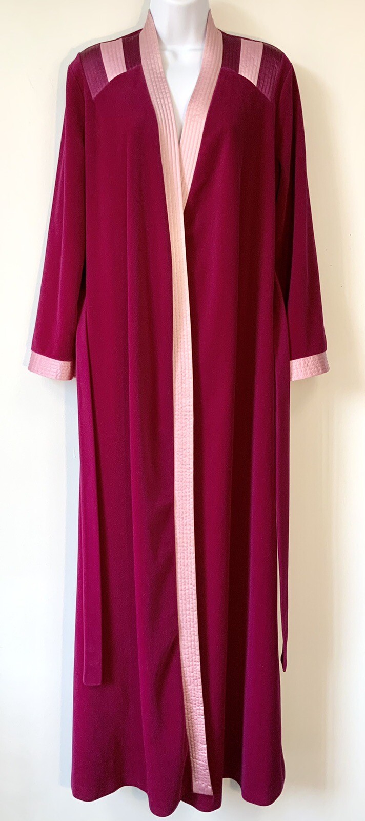 VANITY FAIR LONG FLEECE ROBE HOUSE COAT SZ 12 Fuscia Plum Side Pockets Tie Belt