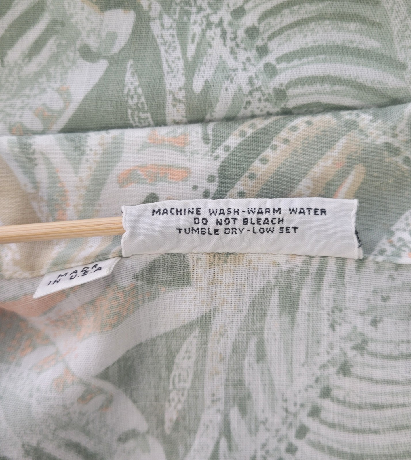 Vintage Alfred Dunner Sage Green/Tan/Peach Leaf Pattern Button Down Size 8
